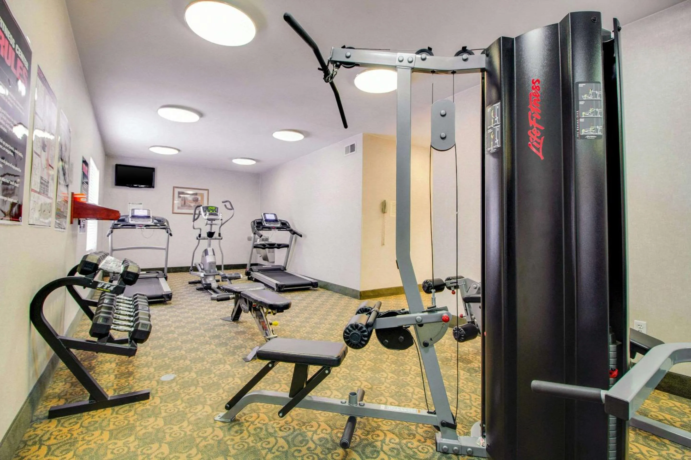 Fitness centre/facilities in MainStay Suites Texas Medical Center-Reliant Park