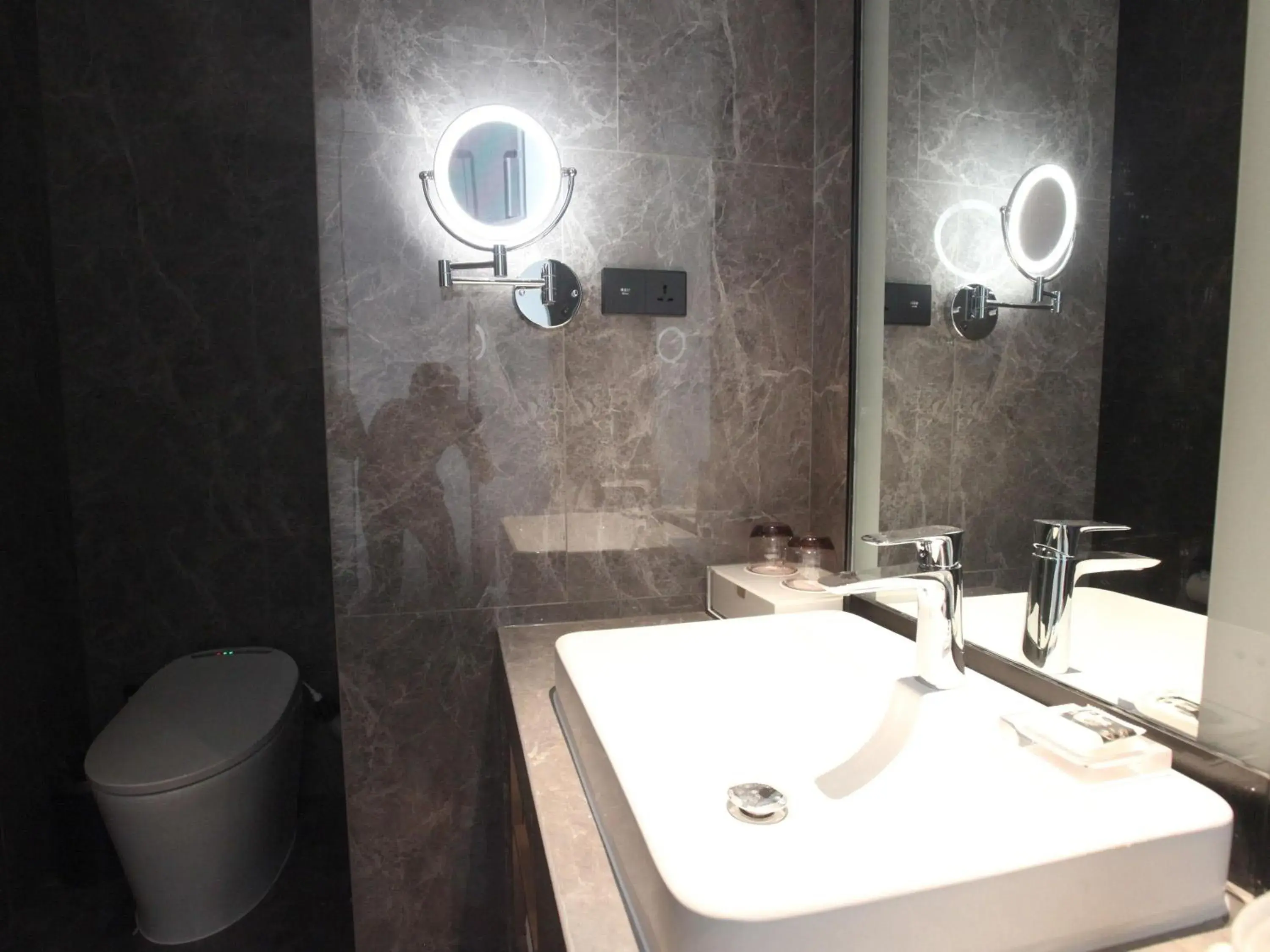 Privilege Suite with One King Bed in Mercure Xian Hi-Tech Zone Privilege Suite with One King Bed in Mercure Xian Hi-Tech Zone