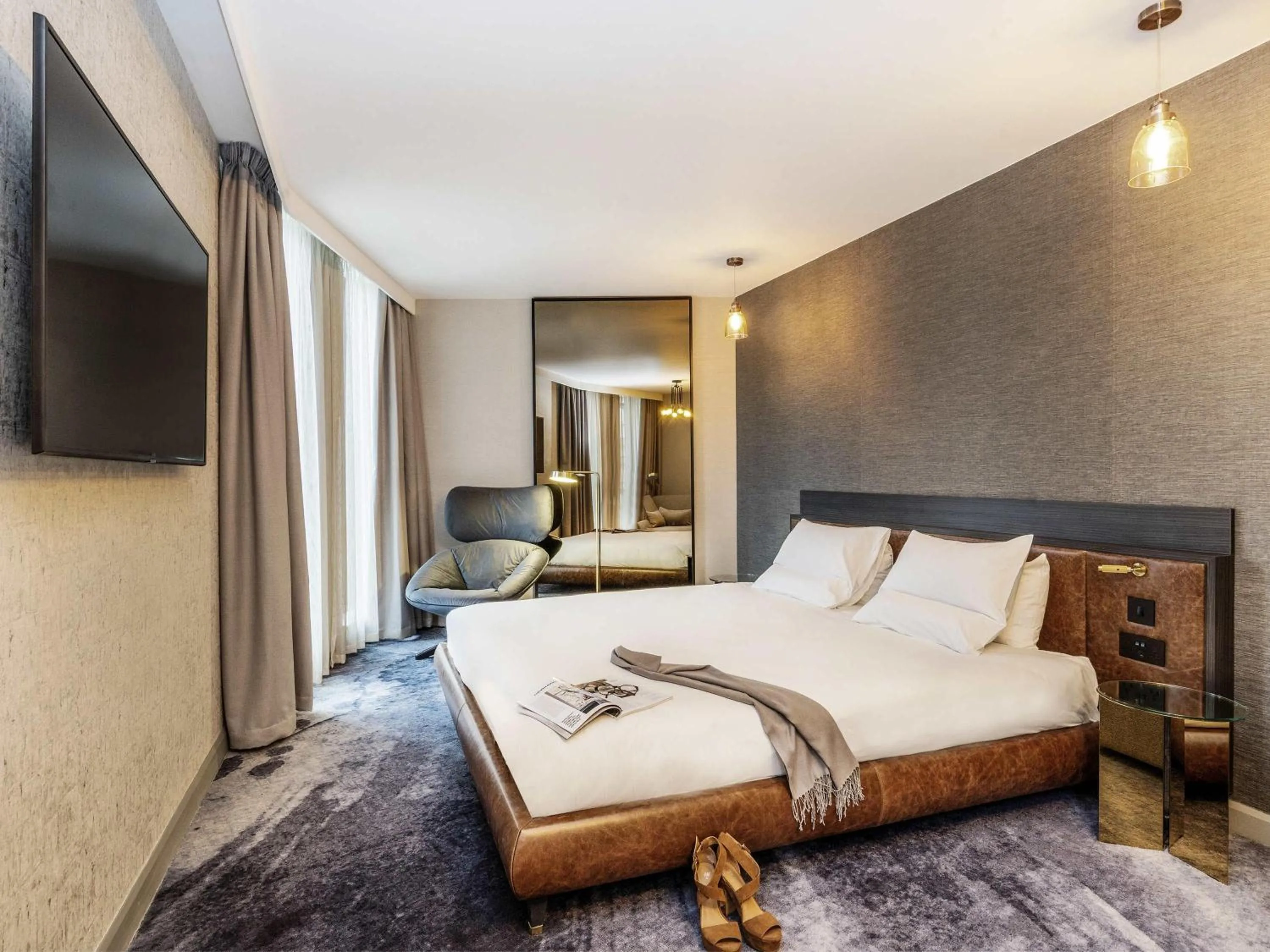 Bedroom, Bed in Novotel Leicester