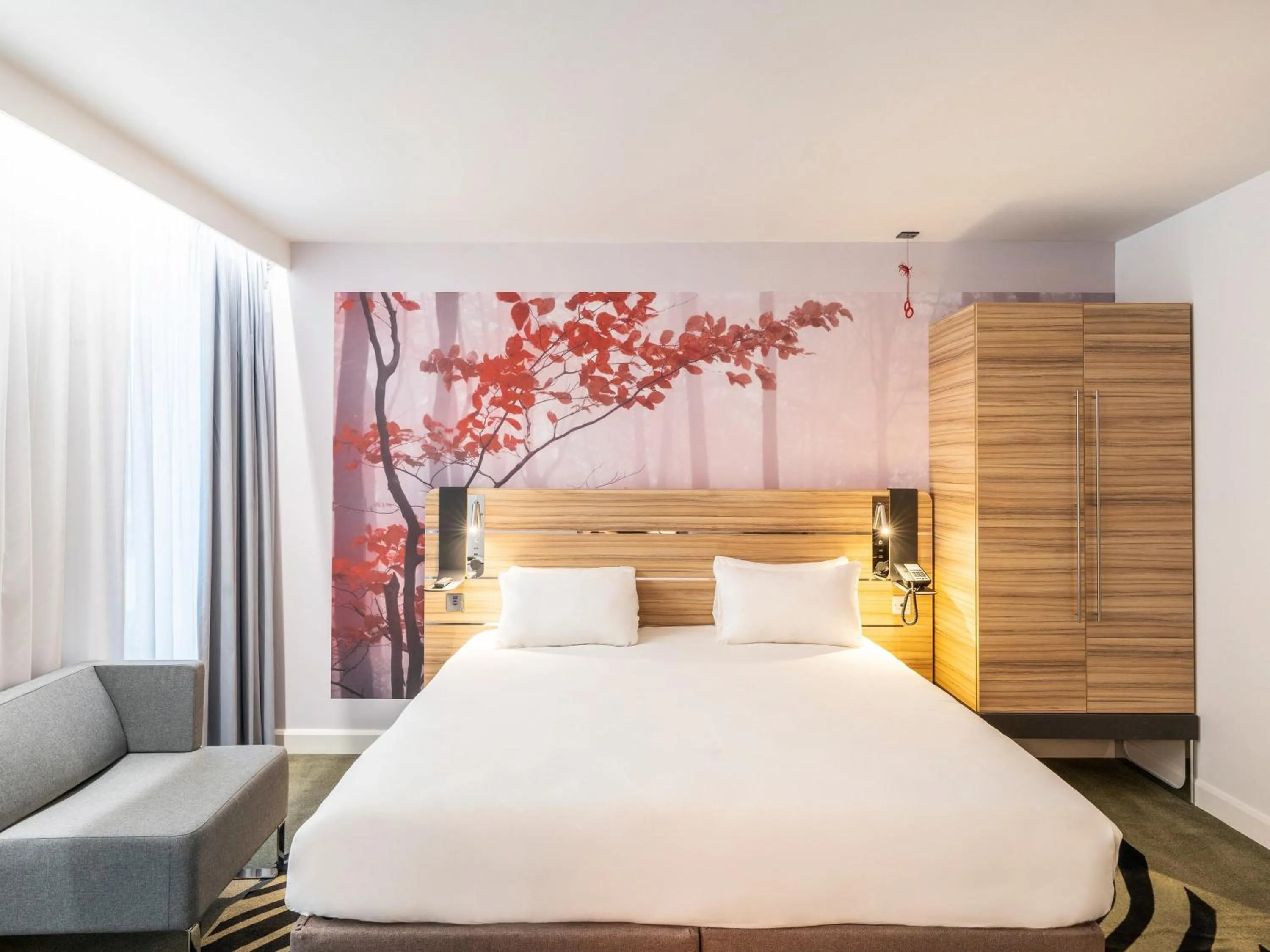 Bedroom, Bed in Novotel Leicester