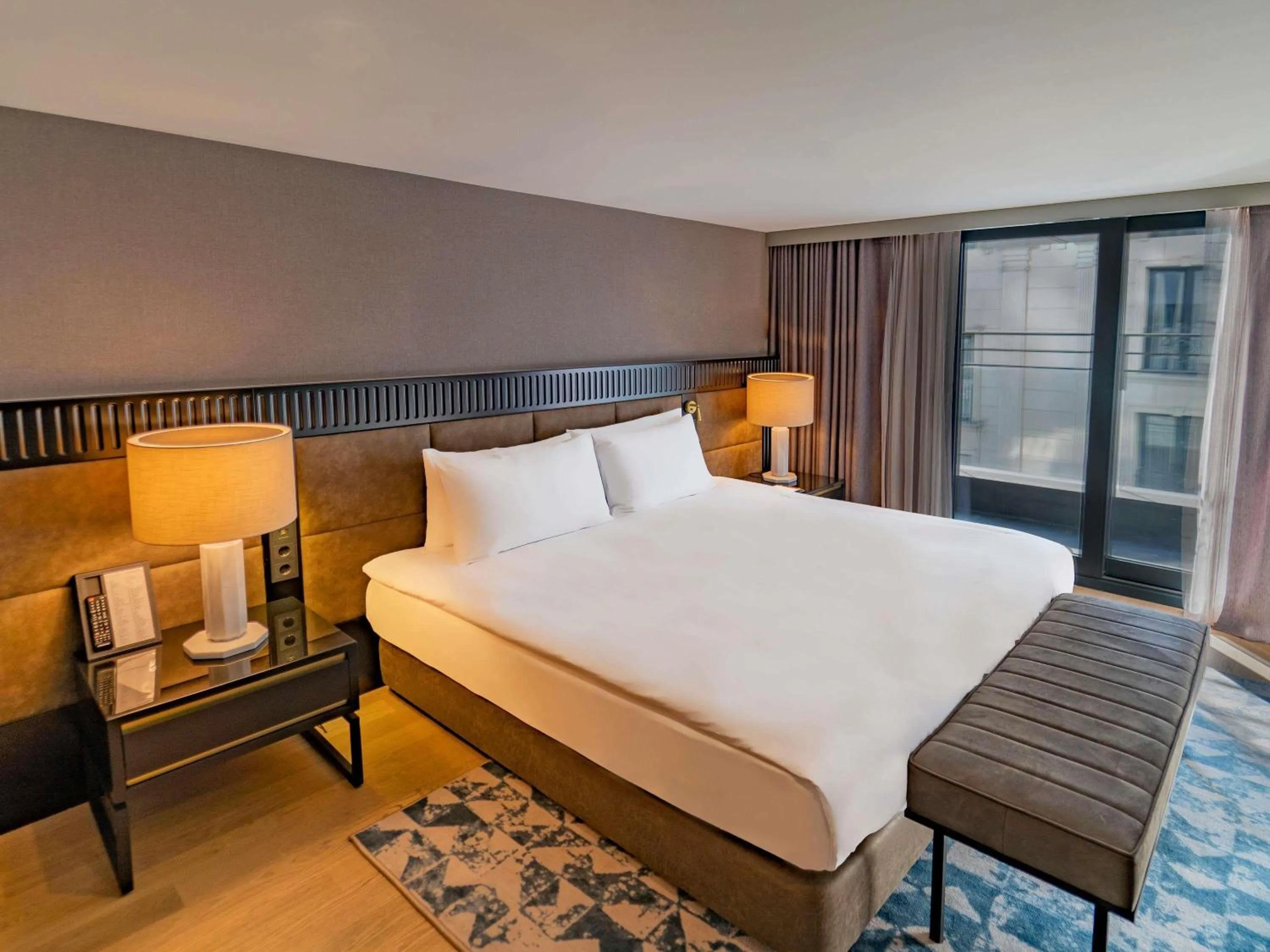 Bedroom, Bed in Sofitel Istanbul Taksim