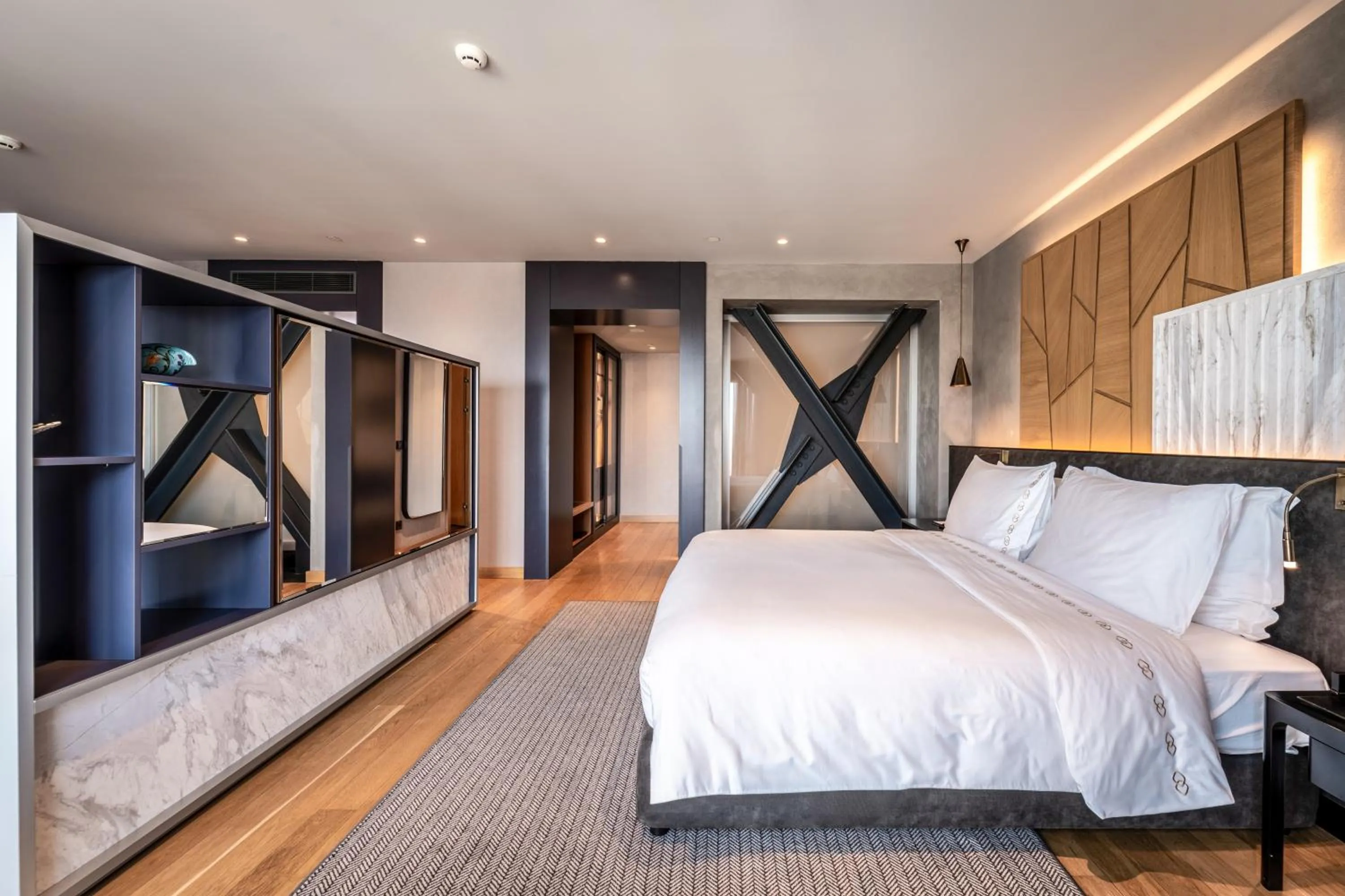 TV and multimedia, Bed in Sofitel Istanbul Taksim