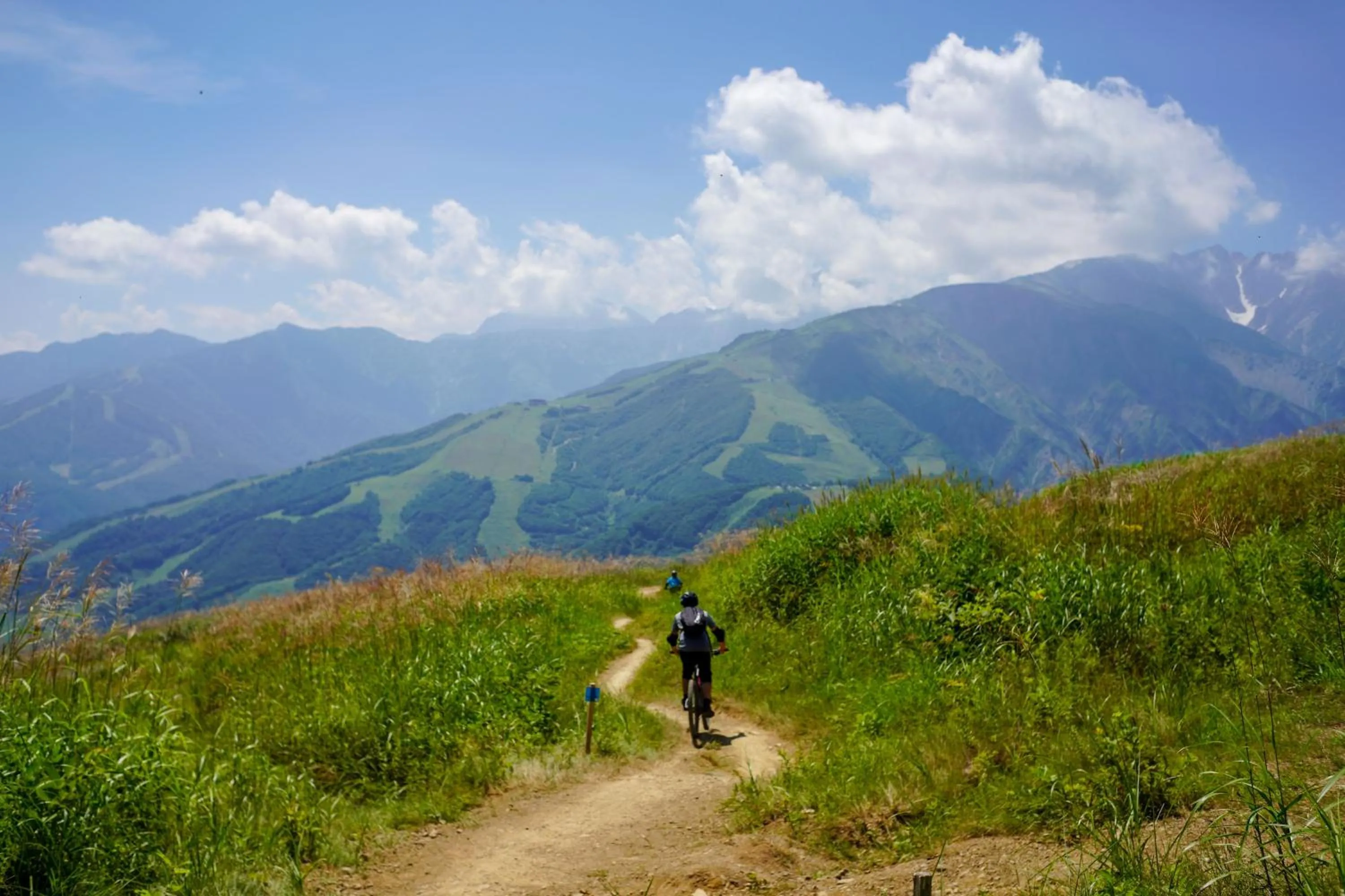 Cycling in UNPLAN Village Hakuba