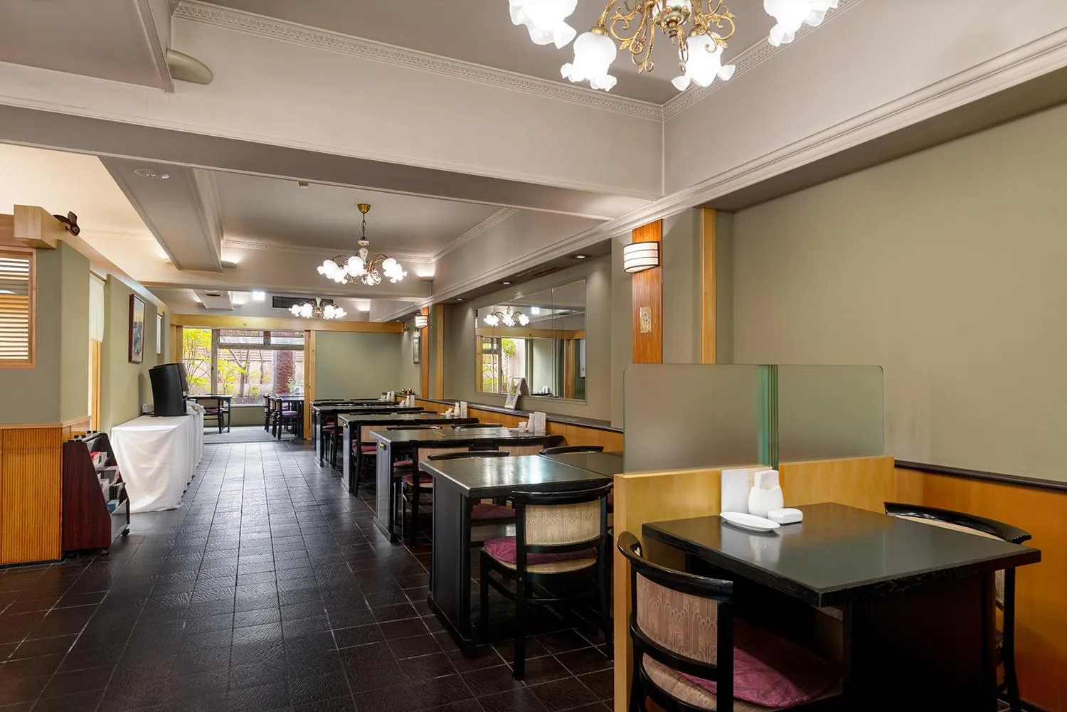 Restaurant/places to eat in Hiroshima Intelligent Hotel Stadium Mae