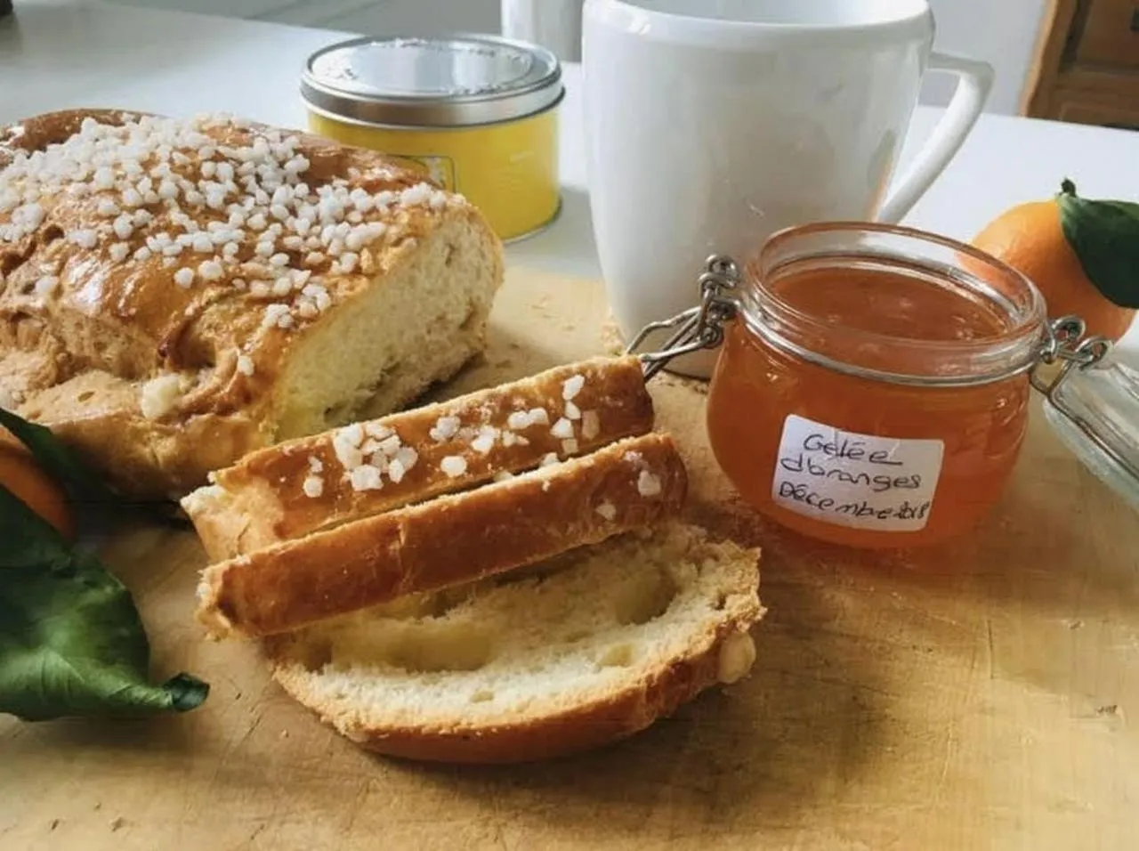 Continental breakfast in Chambres d'Hôtes La Parenthèse