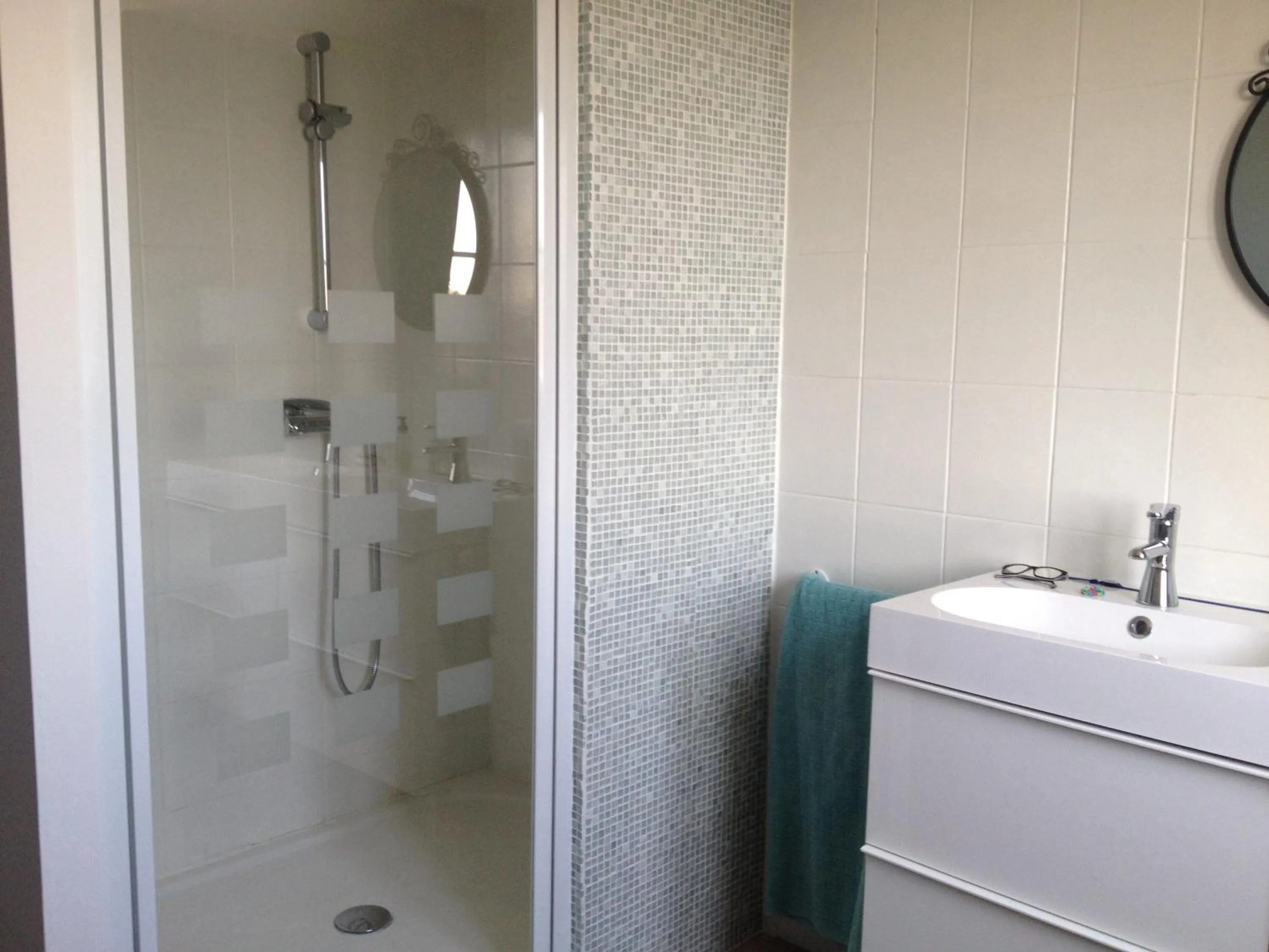 Shower in Chambres d'Hôtes La Parenthèse