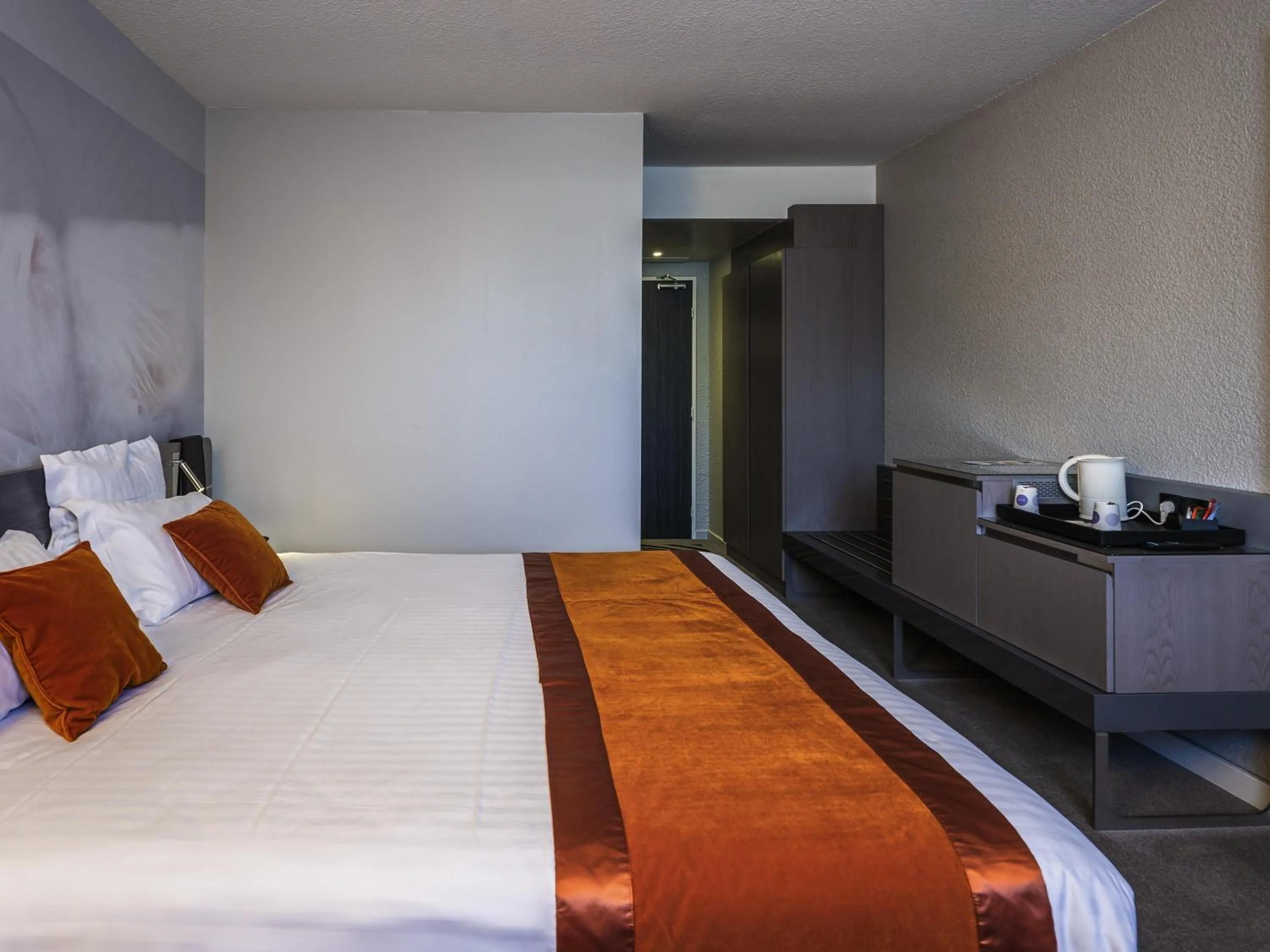 Bedroom, Bed in Novotel Orléans Saint Jean de Braye