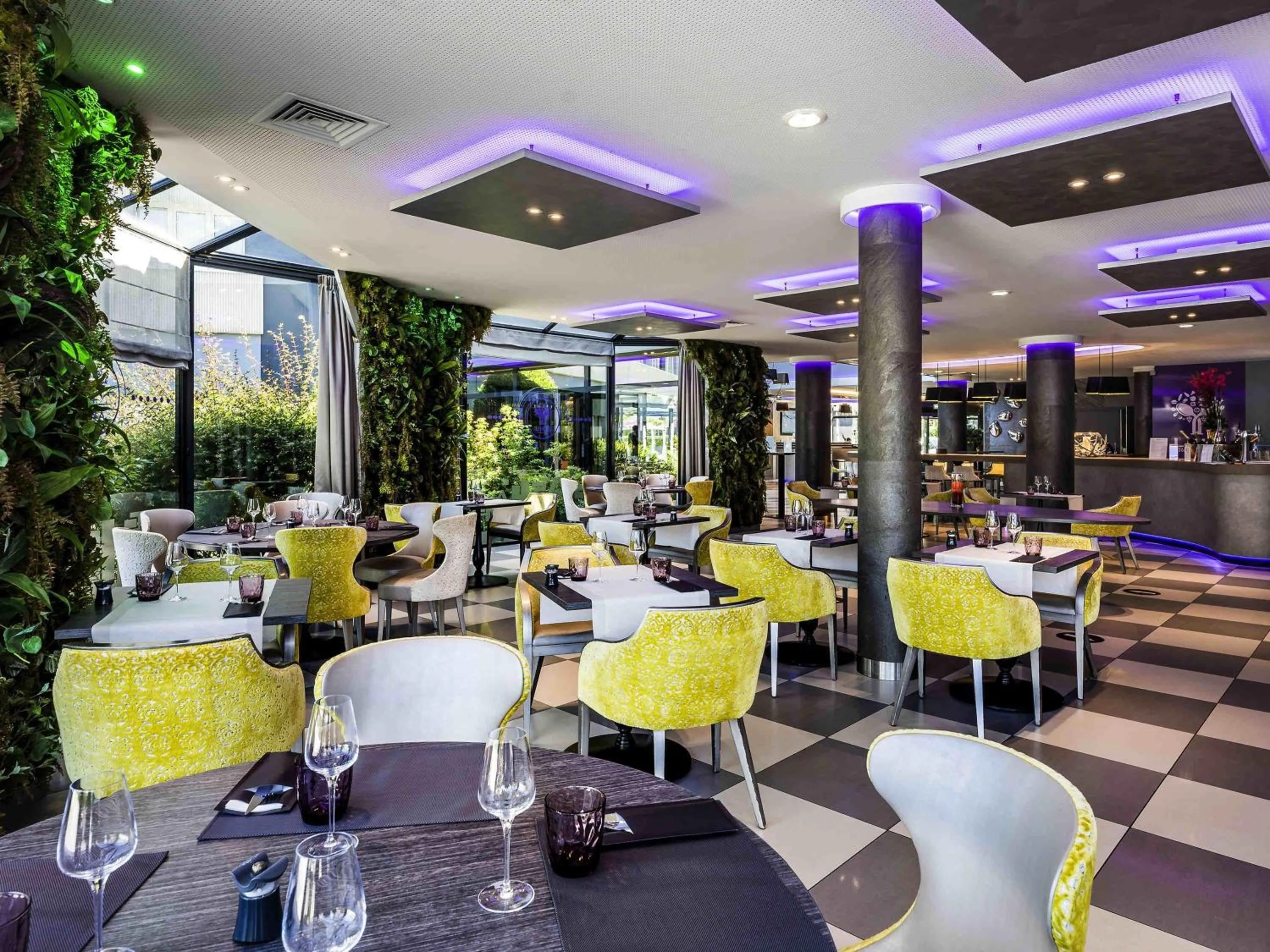 Restaurant/places to eat in Novotel Orléans Saint Jean de Braye