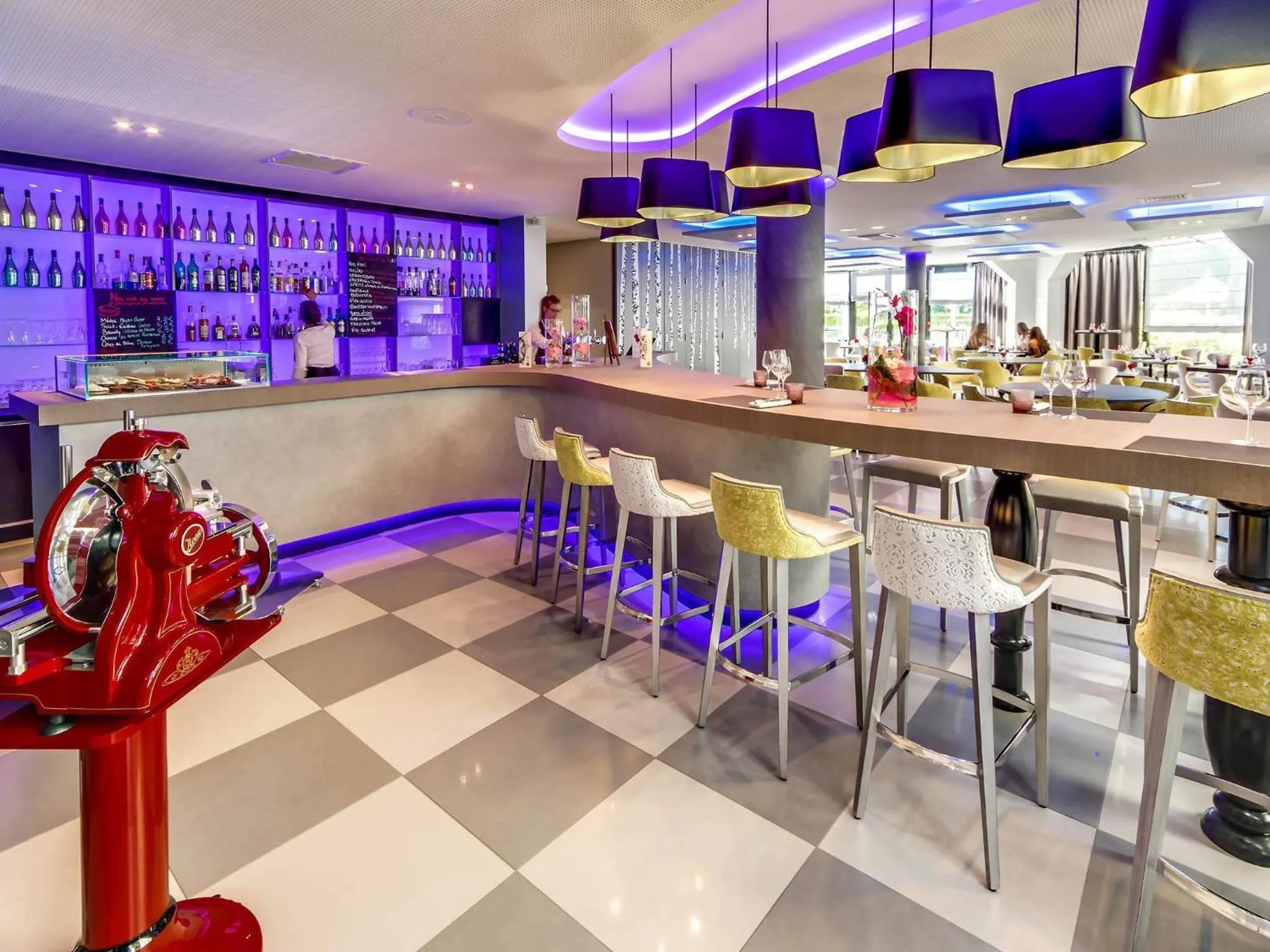 Lounge or bar in Novotel Orléans Saint Jean de Braye