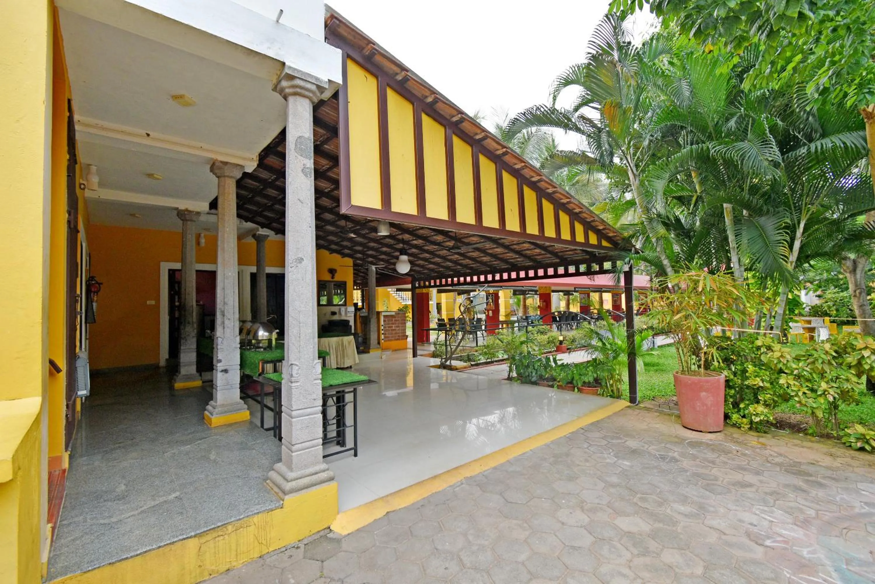 Restaurant/places to eat in Poppys Olive de' villa