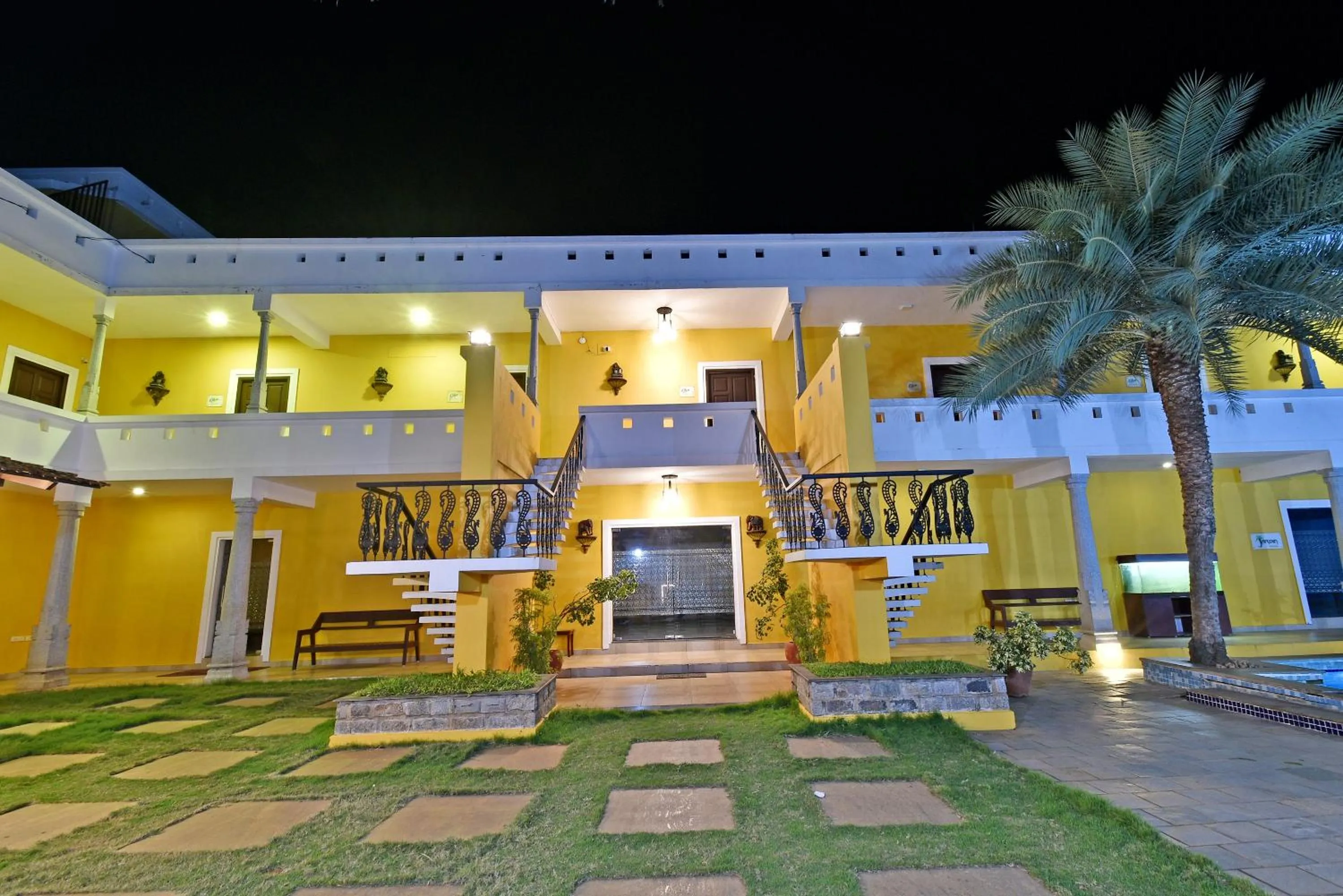 Property building in Poppys Olive de' villa