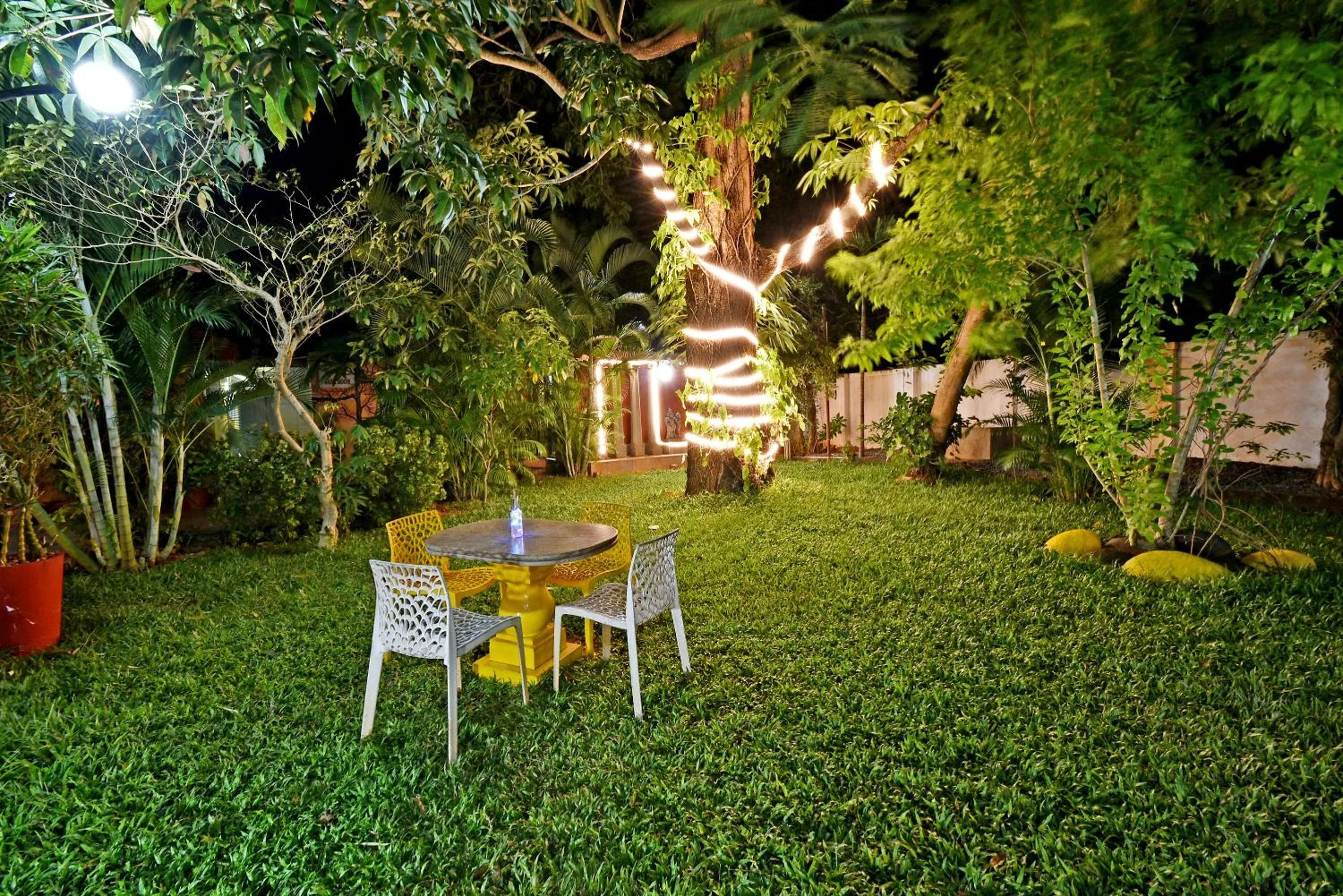 Garden in Poppys Olive de' villa