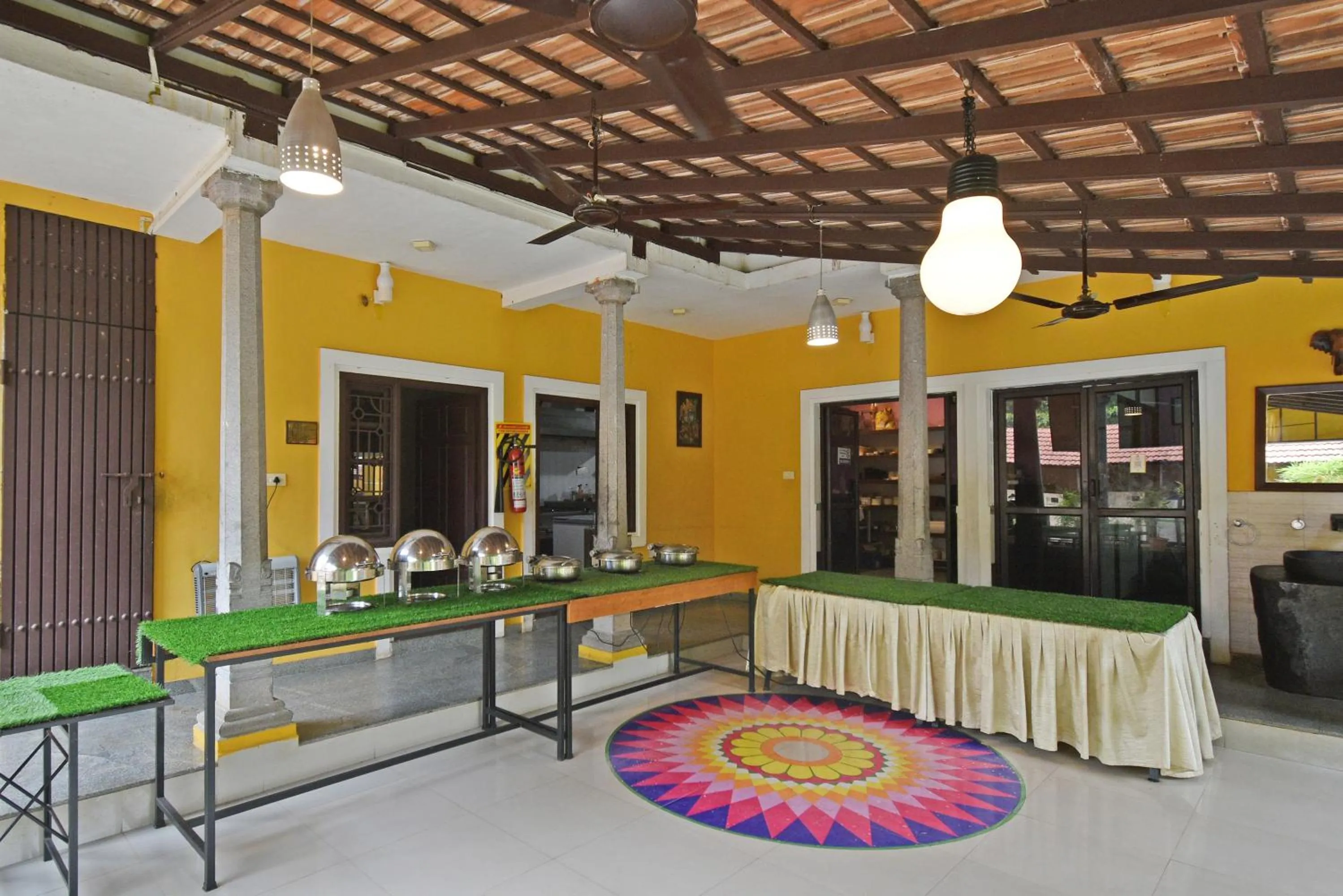 Restaurant/places to eat in Poppys Olive de' villa