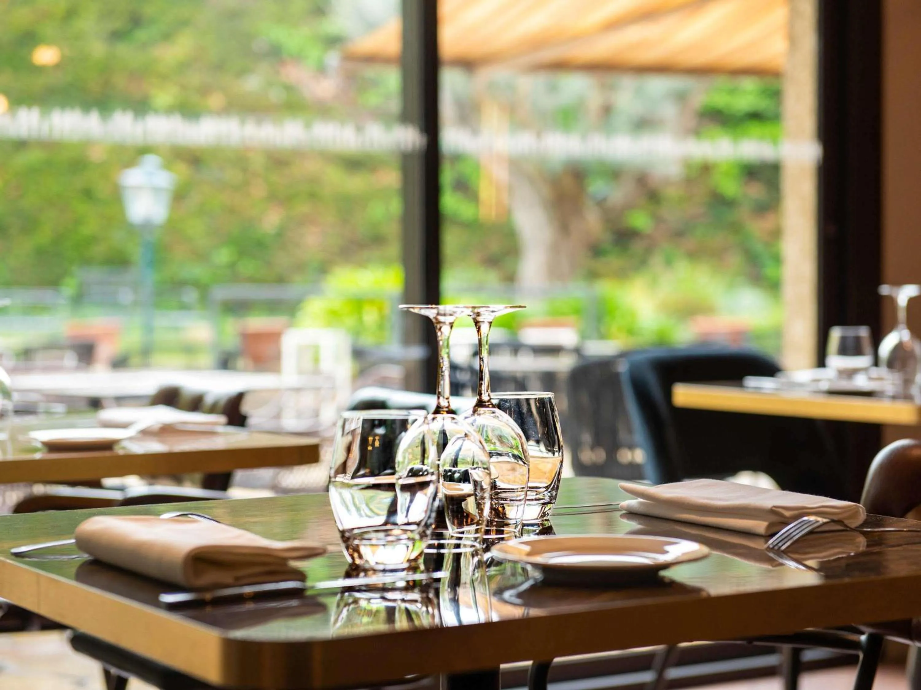 Restaurant/places to eat in Mercure Carcassonne La Cité