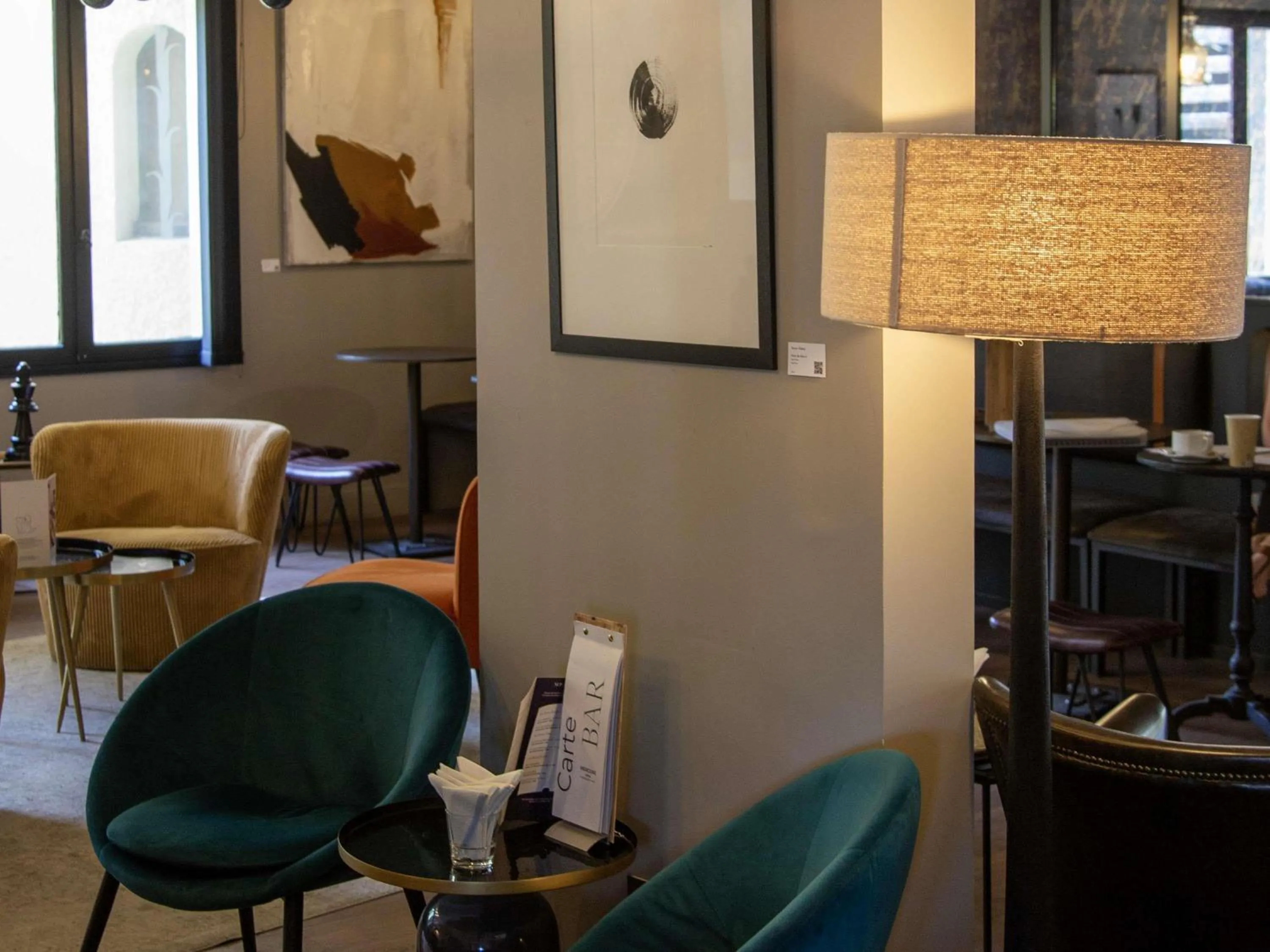 Lounge or bar in Mercure Carcassonne La Cité