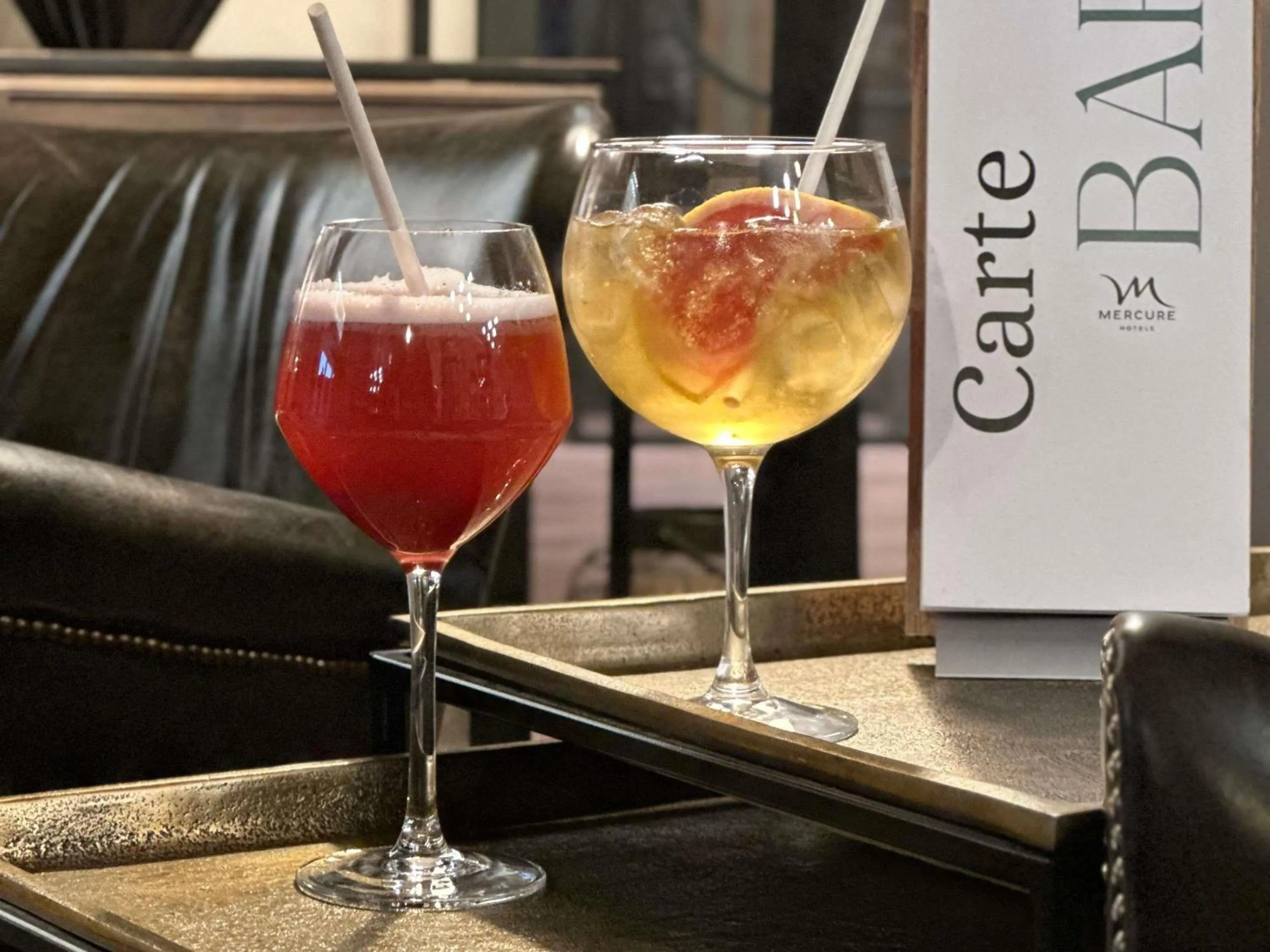 Lounge or bar in Mercure Carcassonne La Cité