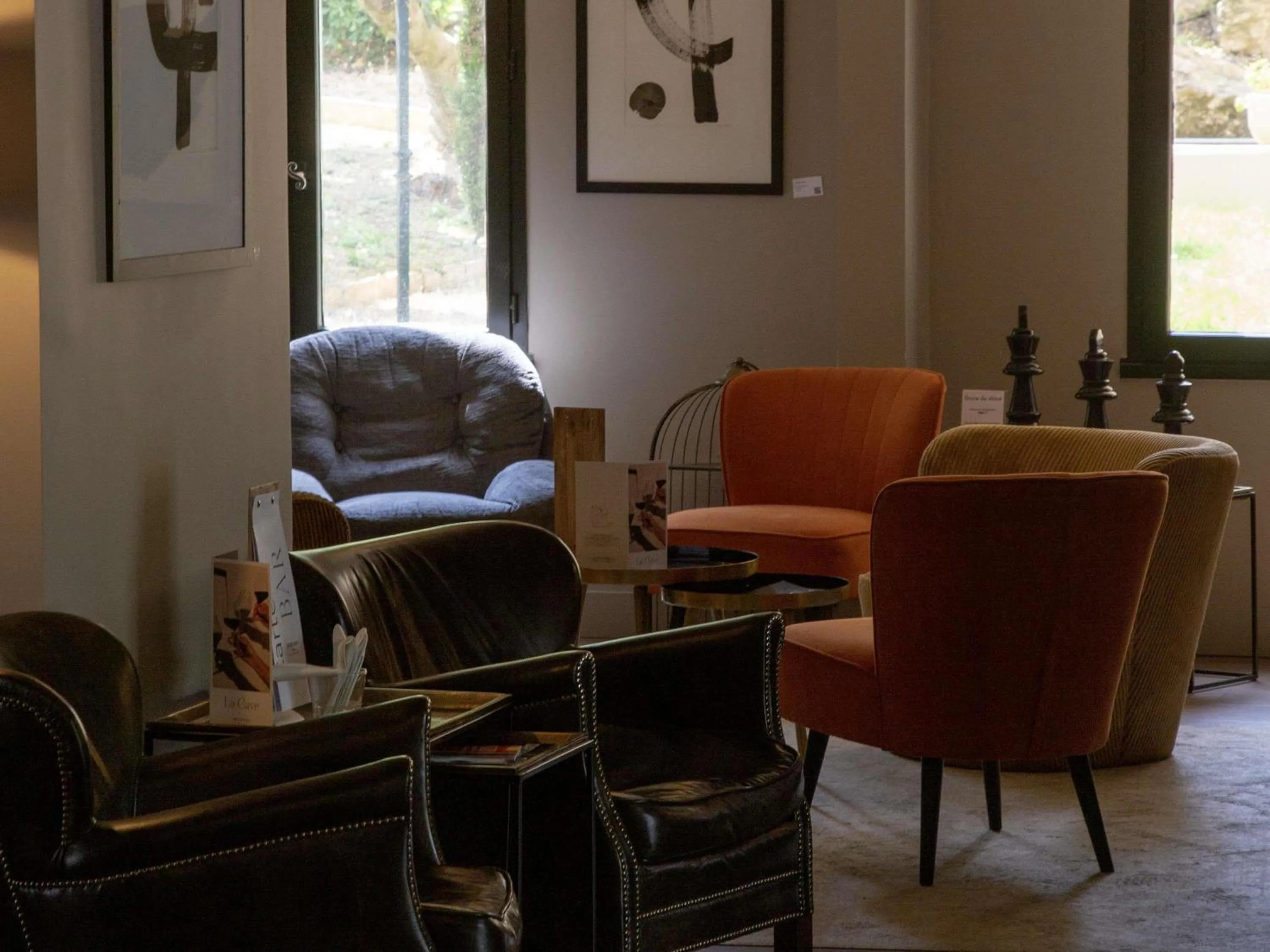 Lounge or bar in Mercure Carcassonne La Cité