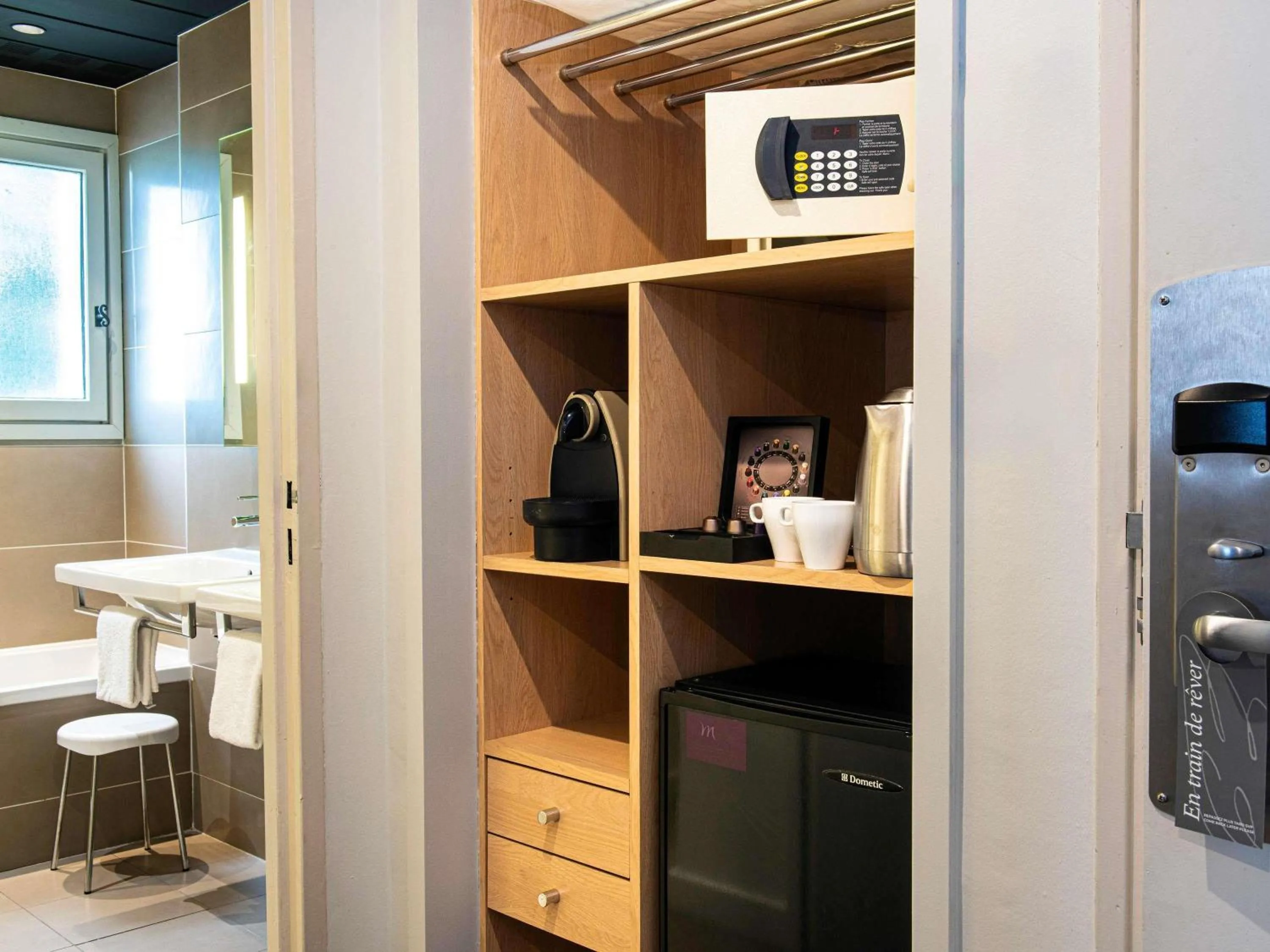 Bedroom in Mercure Carcassonne La Cité