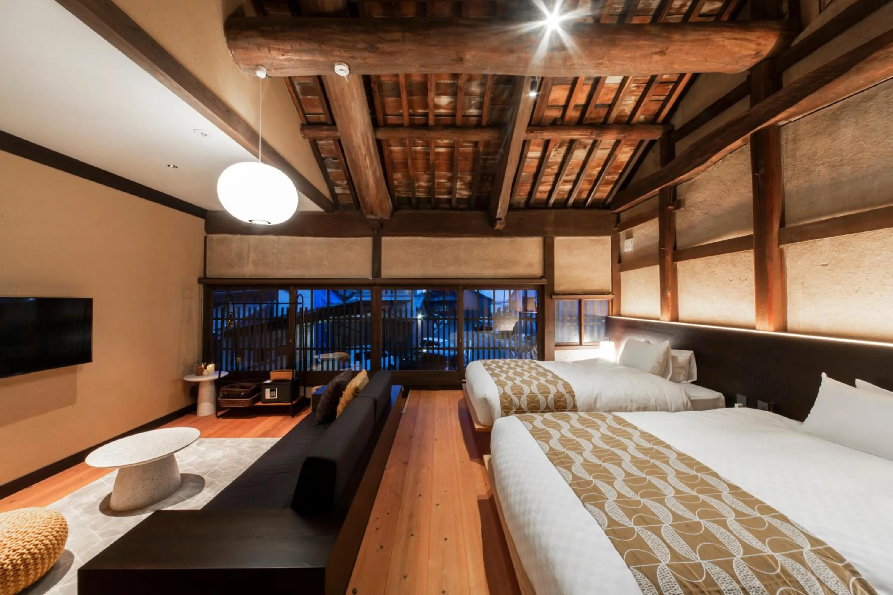 Photo of the whole room, Bed in Tomonoura Shiomachi Hotel