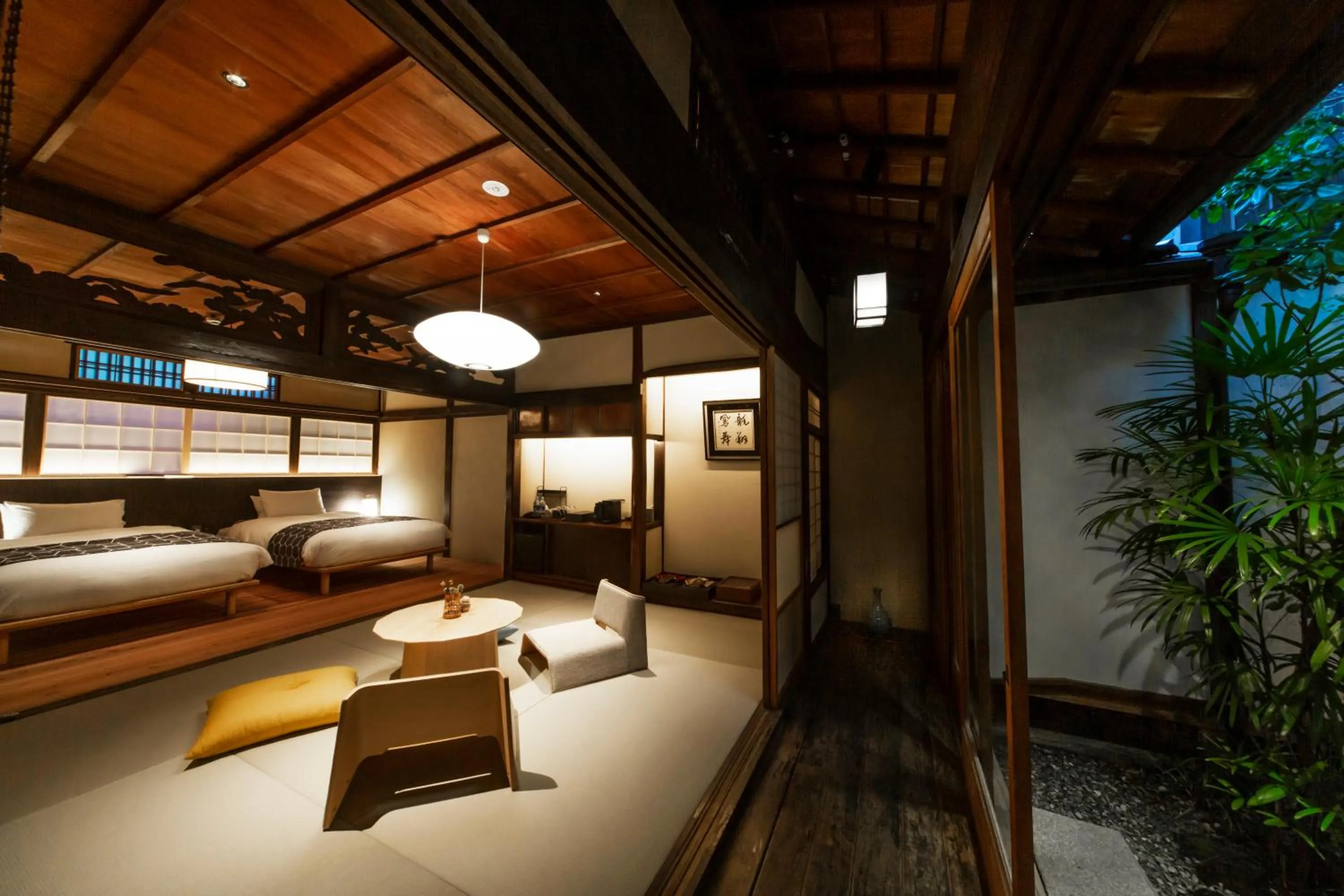 Photo of the whole room, Bed in Tomonoura Shiomachi Hotel