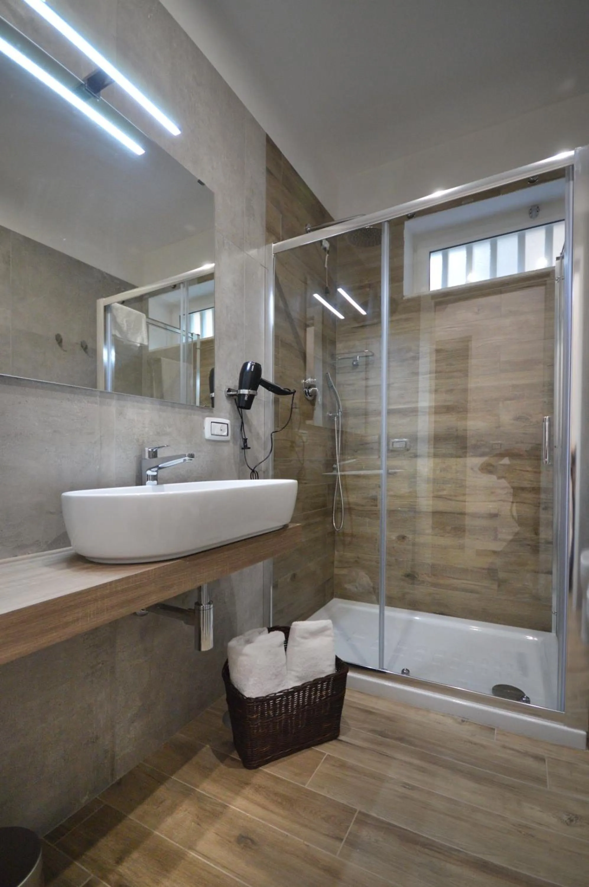 Bathroom in Napoliseason Rooms & Breakfast