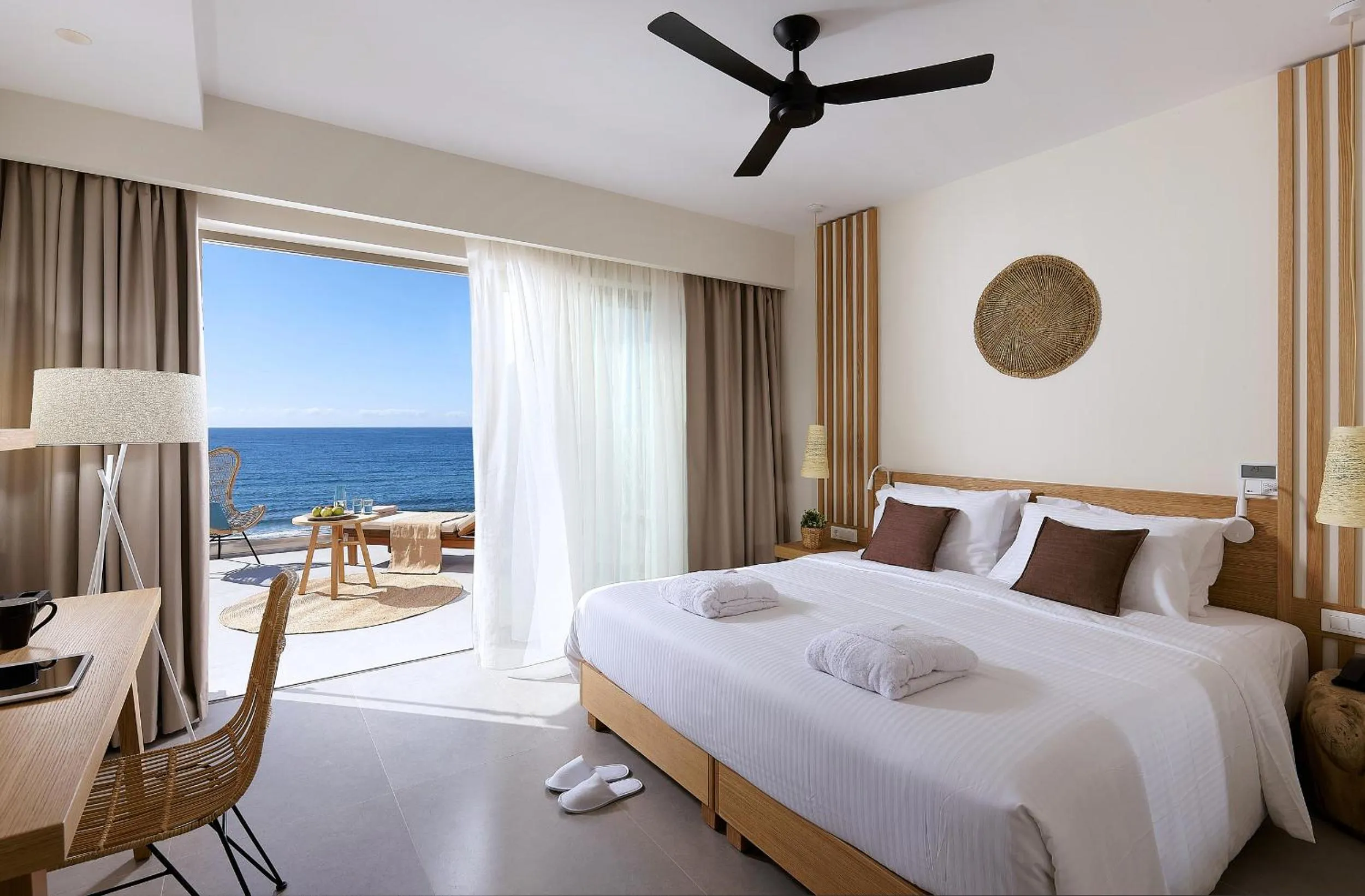 Photo of the whole room, Bed in Enorme Santanna Beach