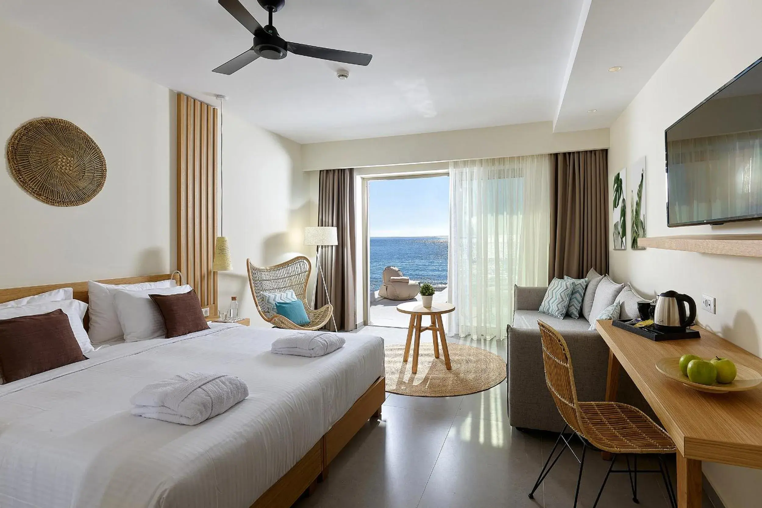 Superior Double Room in Enorme Santanna Beach Superior Double Room in Enorme Santanna Beach