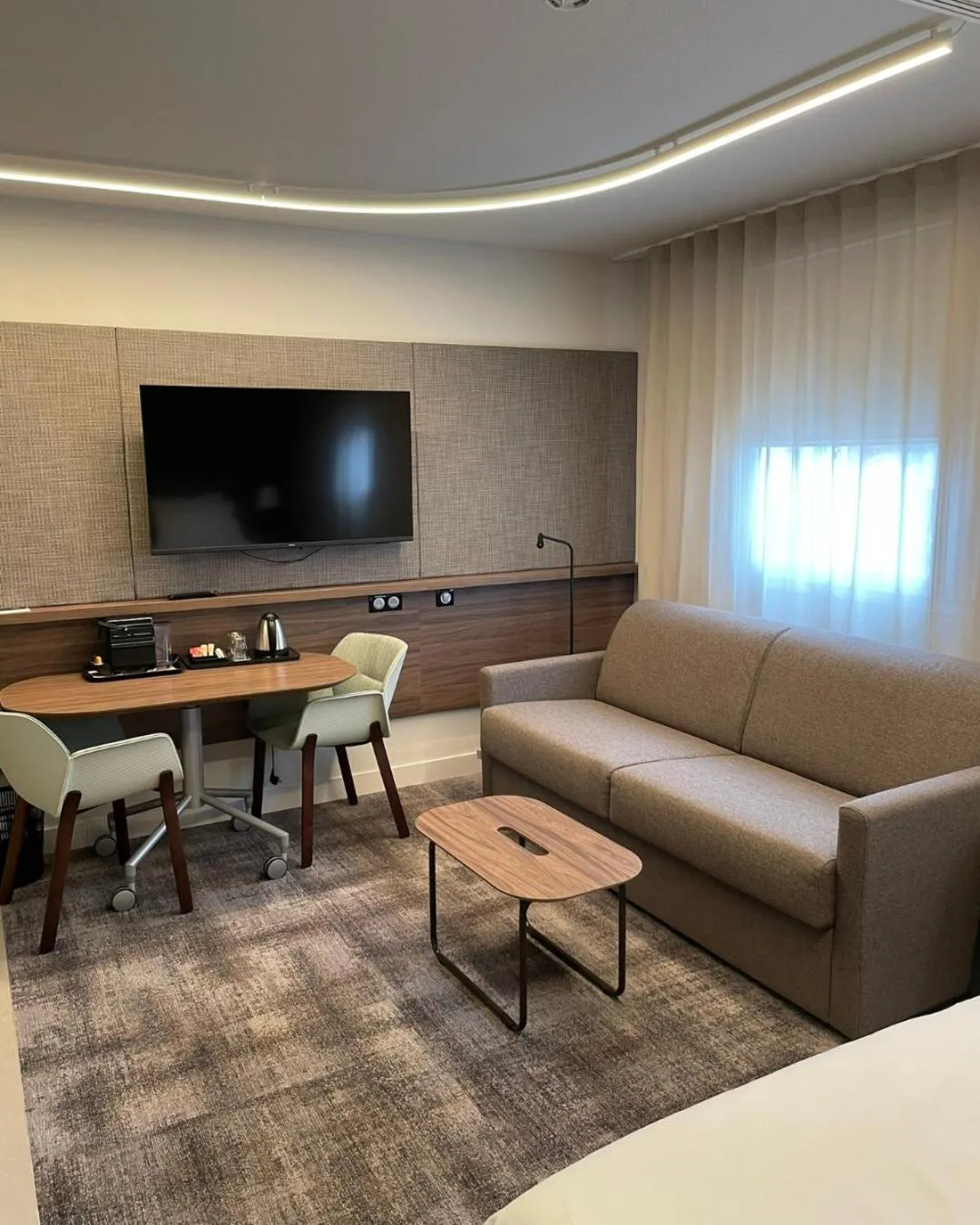 TV and multimedia in Novotel Suites Clermont Ferrand Polydome