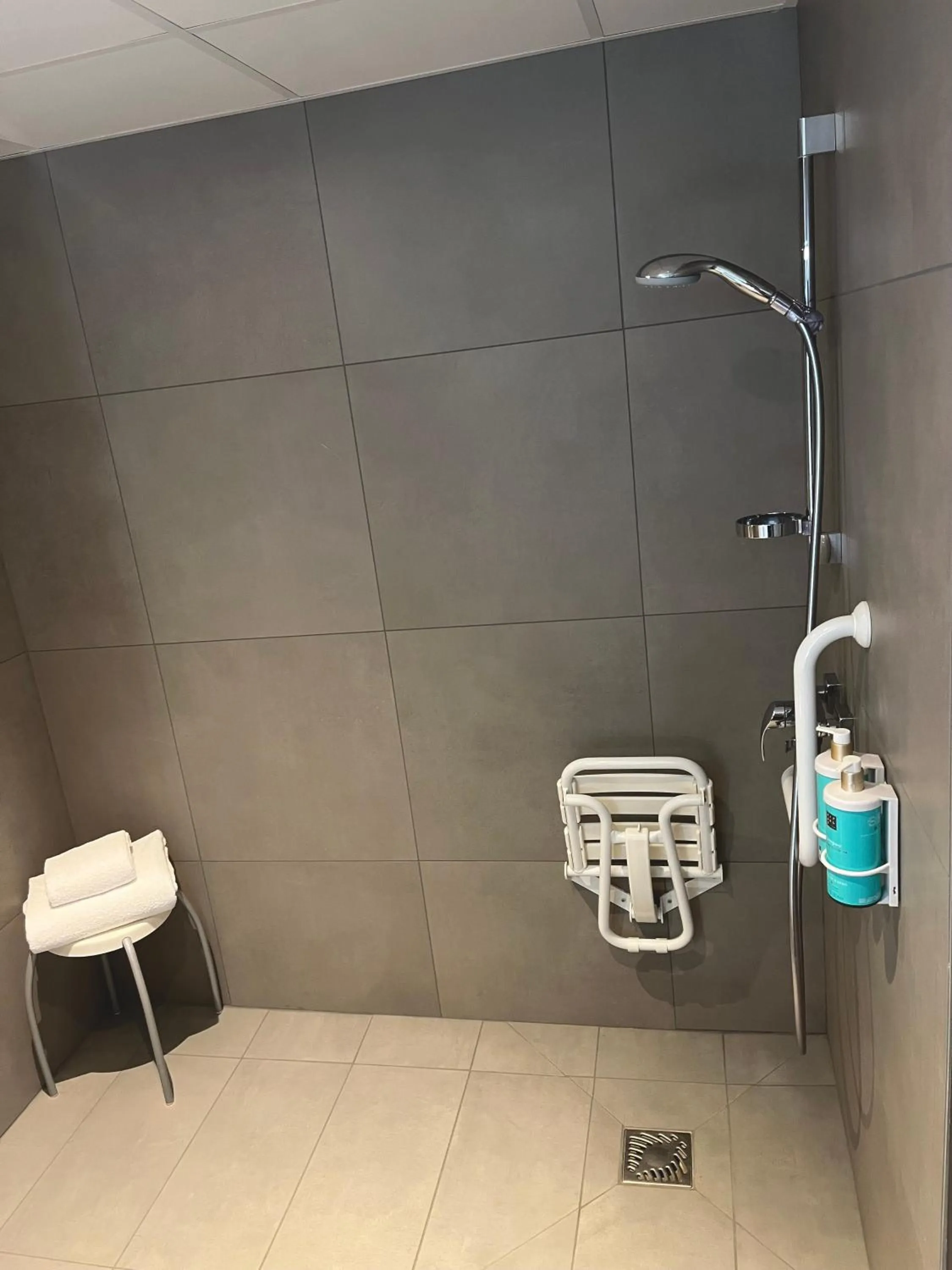 Bathroom in Novotel Suites Clermont Ferrand Polydome