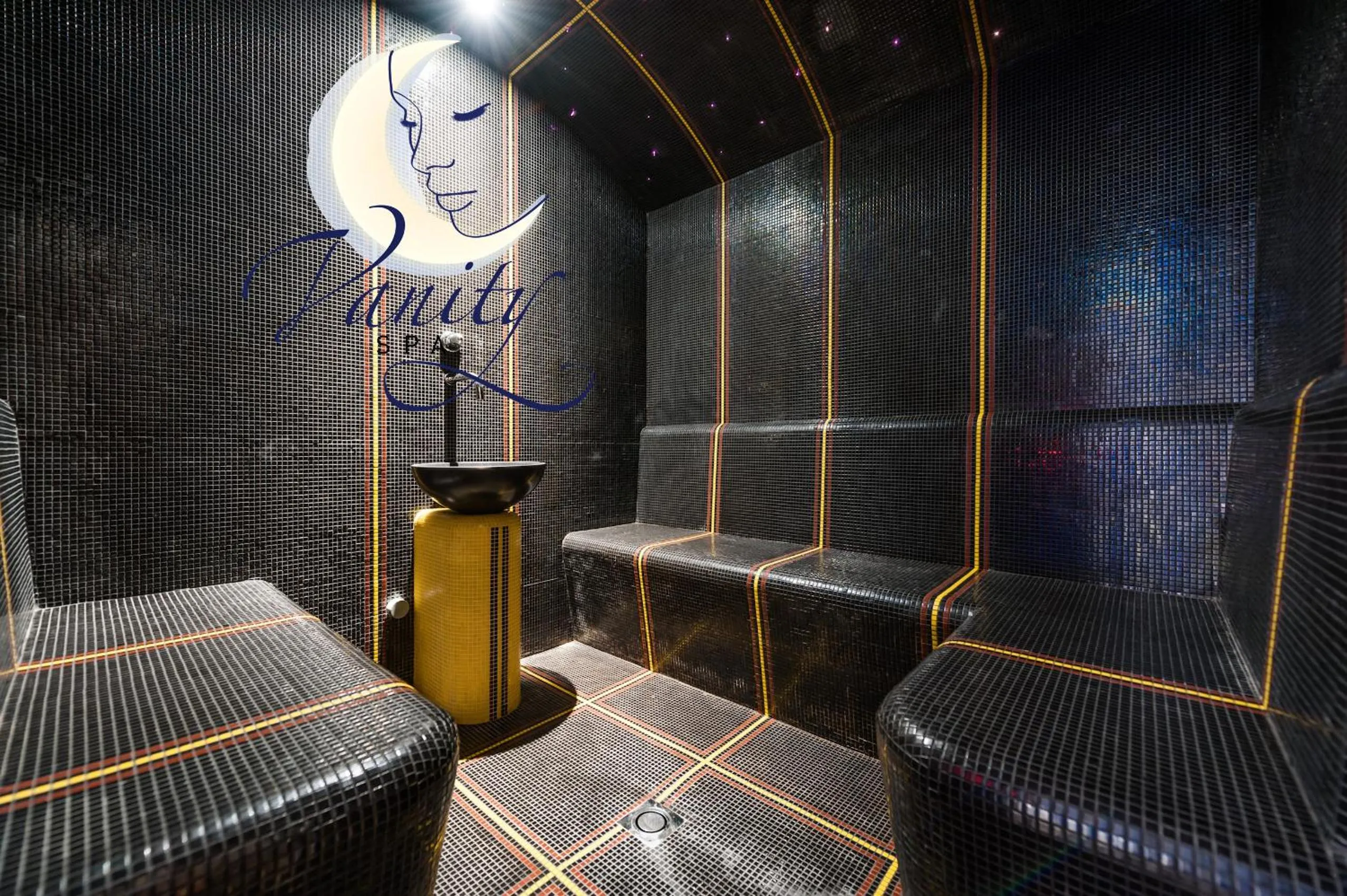 Steam room in Vanity SPA