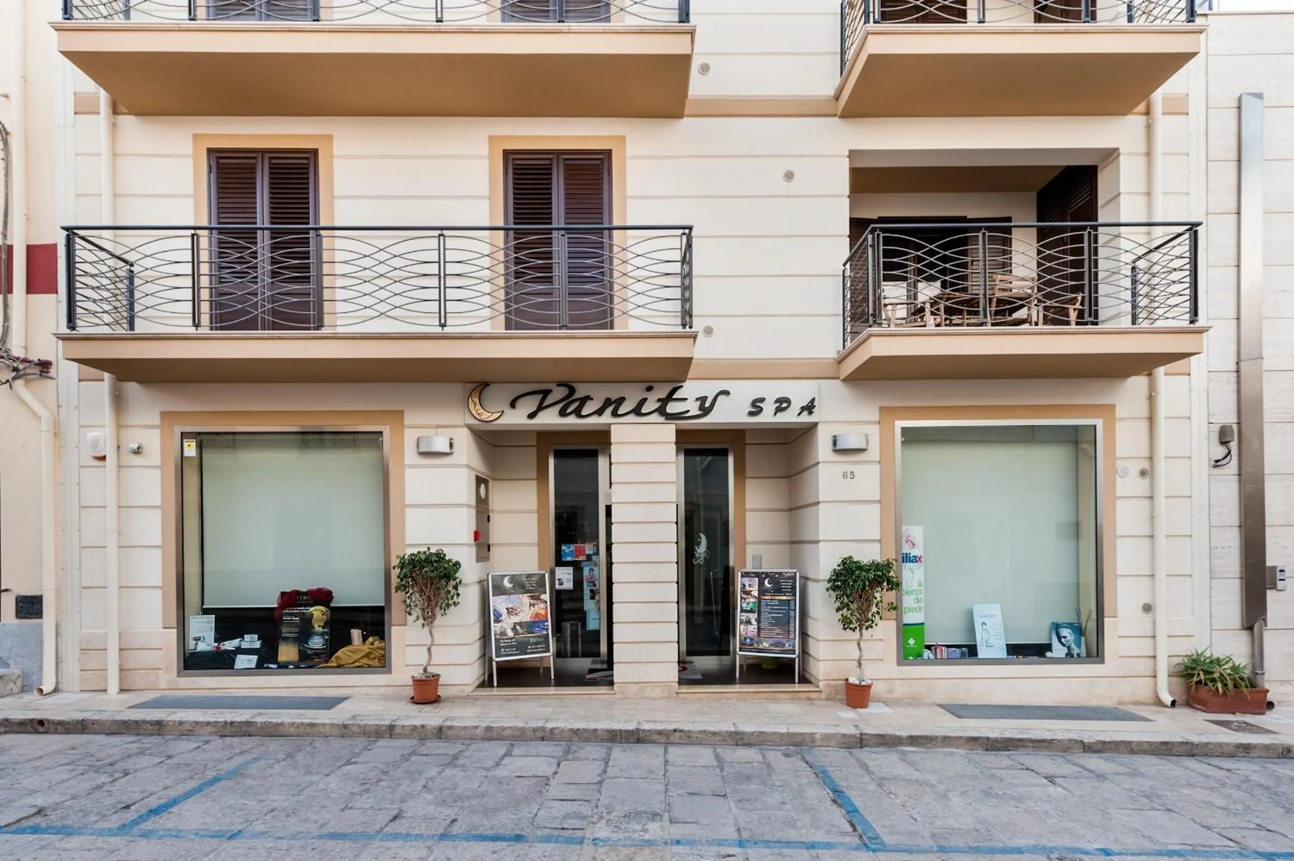 Property building in Vanity SPA