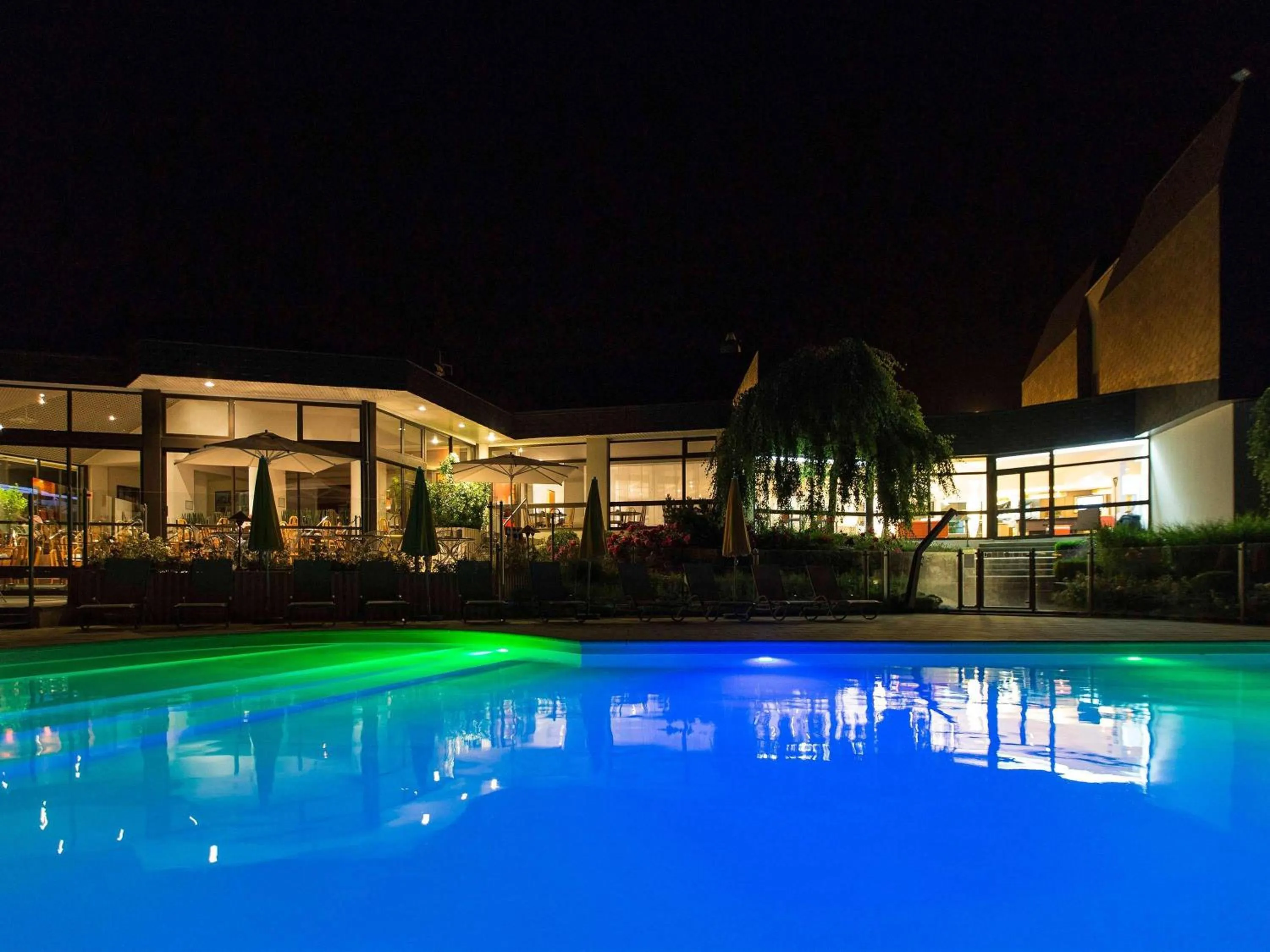 Property building in Novotel Amboise