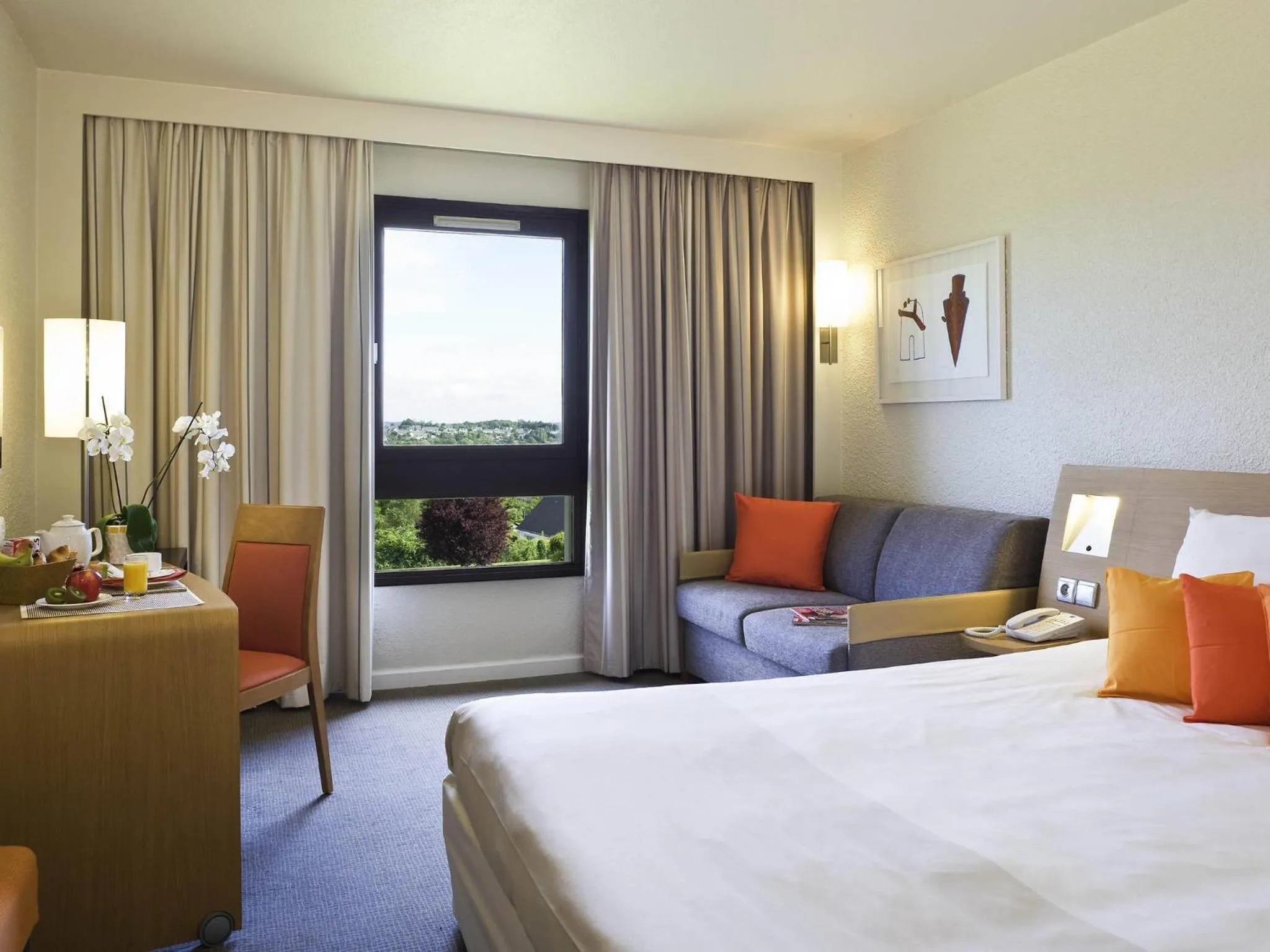 Bedroom, Bed in Novotel Amboise