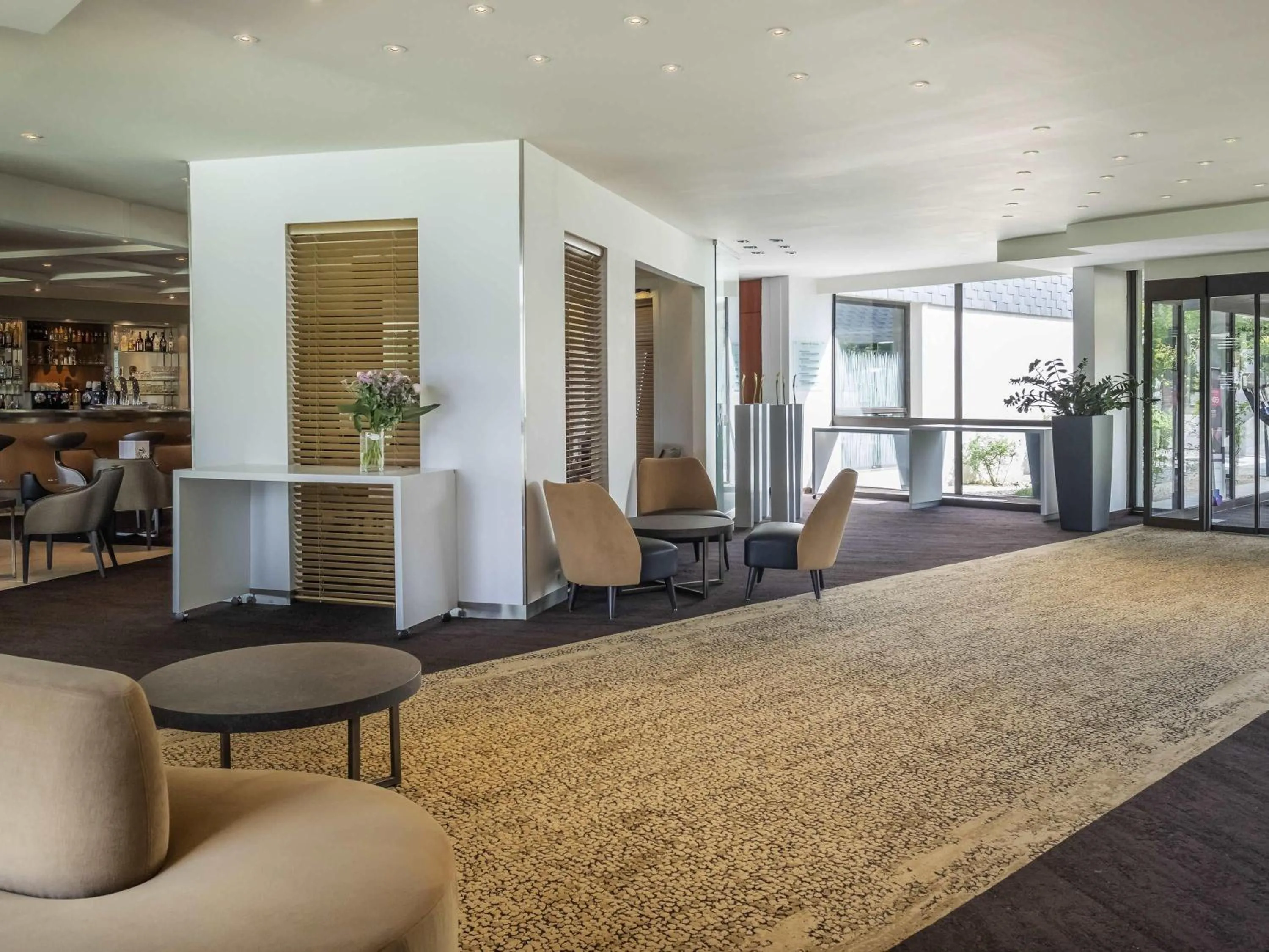 Lounge or bar in Novotel Amboise