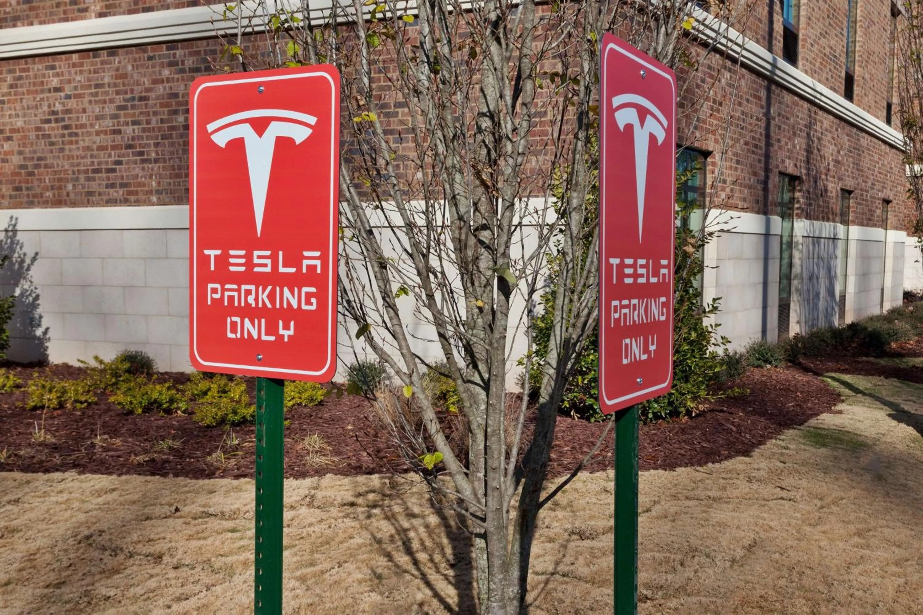 Property building in Home2 Suites By Hilton Alpharetta, Ga