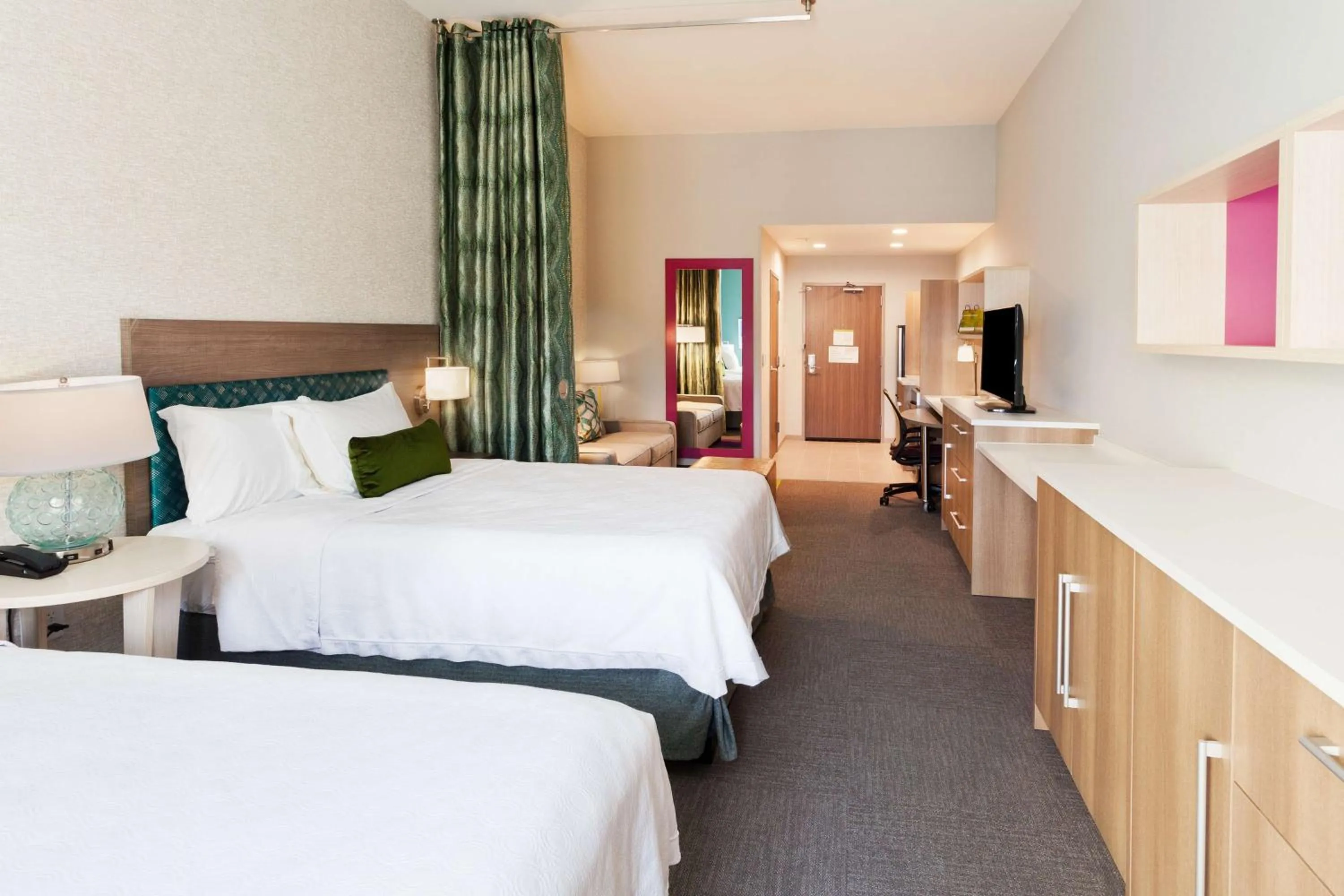 Bedroom, Bed in Home2 Suites By Hilton Alpharetta, Ga