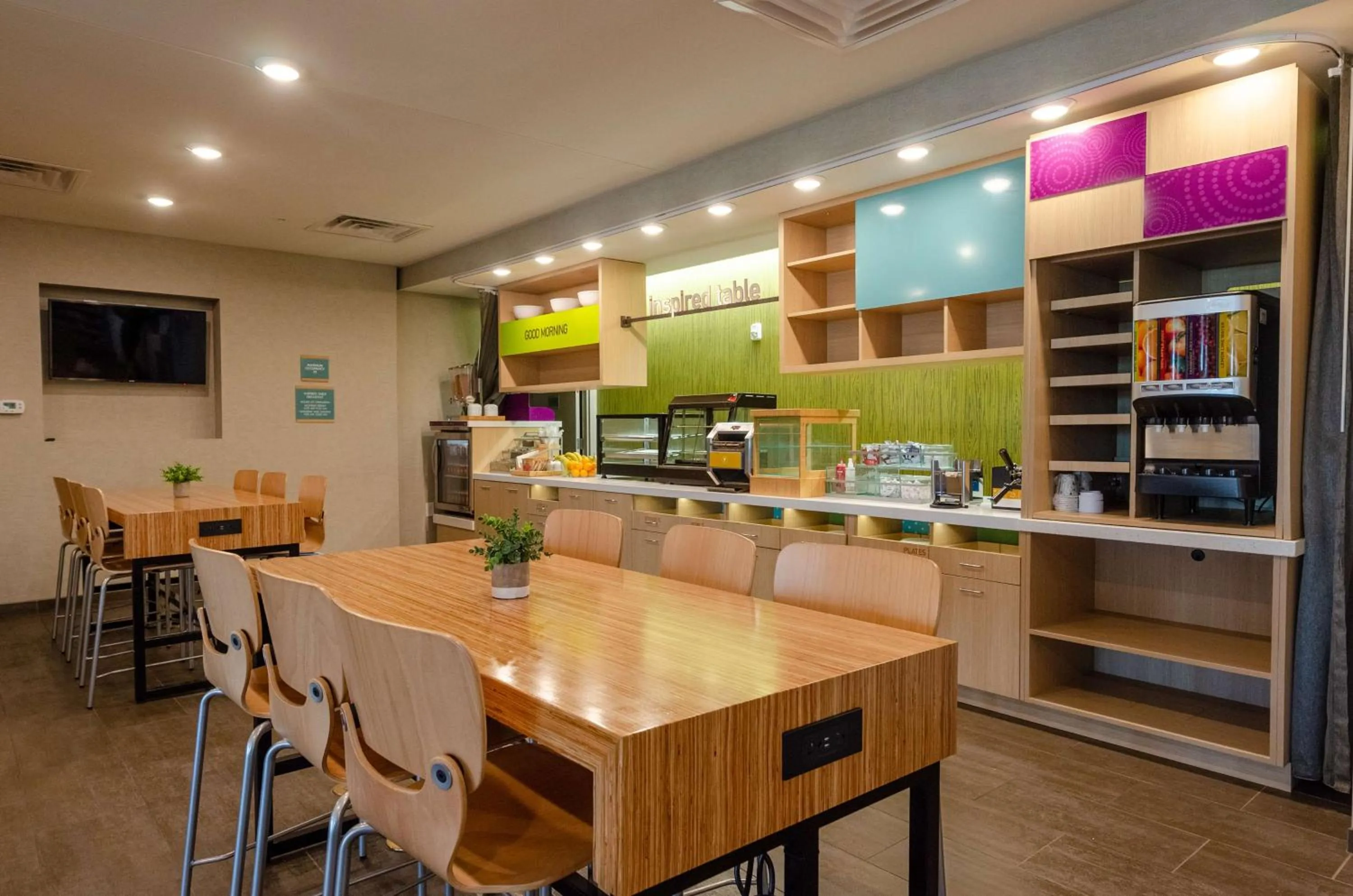 Breakfast in Home2 Suites By Hilton Atlanta Camp Creek Parkway, Ga