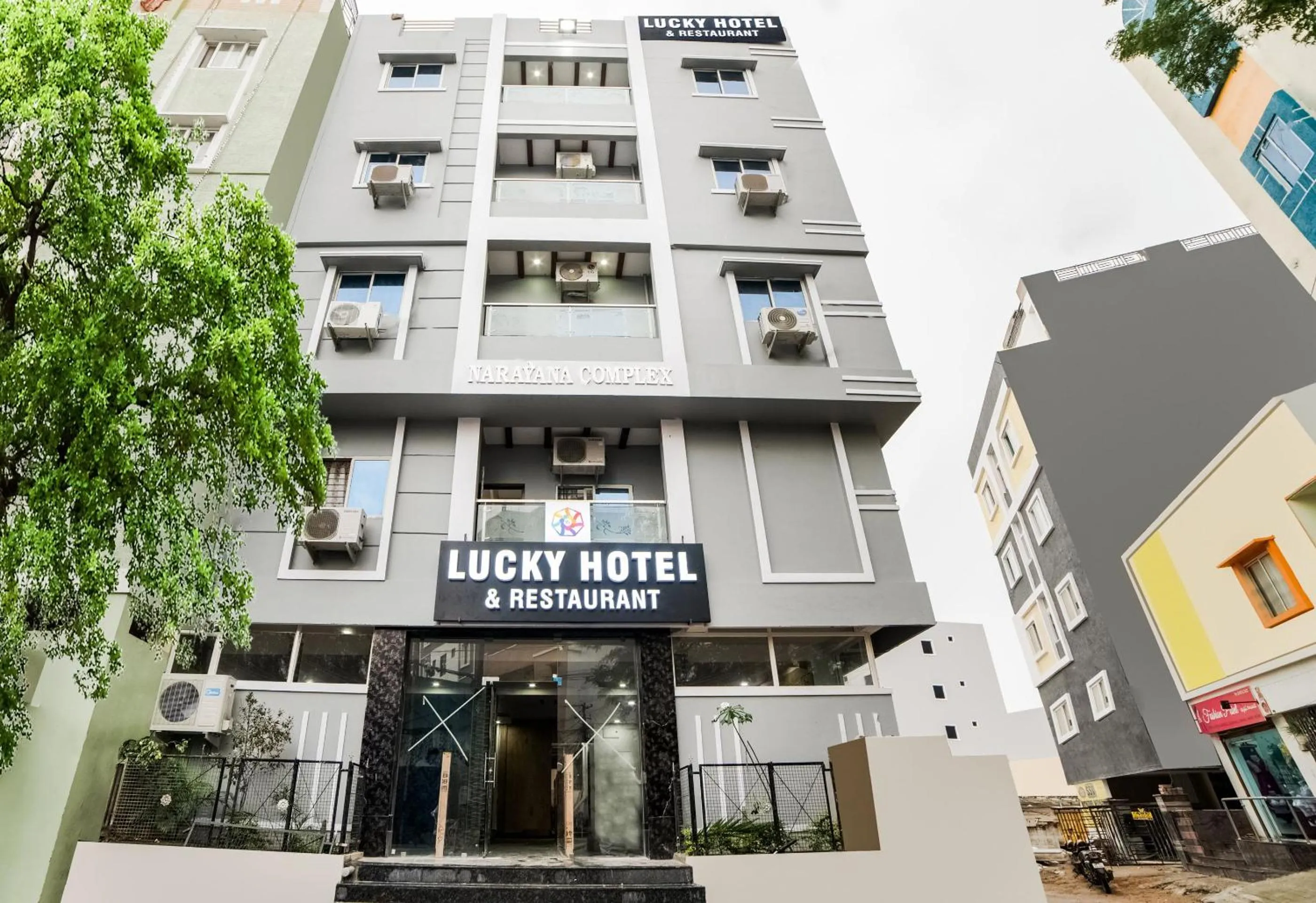 Facade/entrance in Super Hotel O Lucky Hotels Gachibowli
