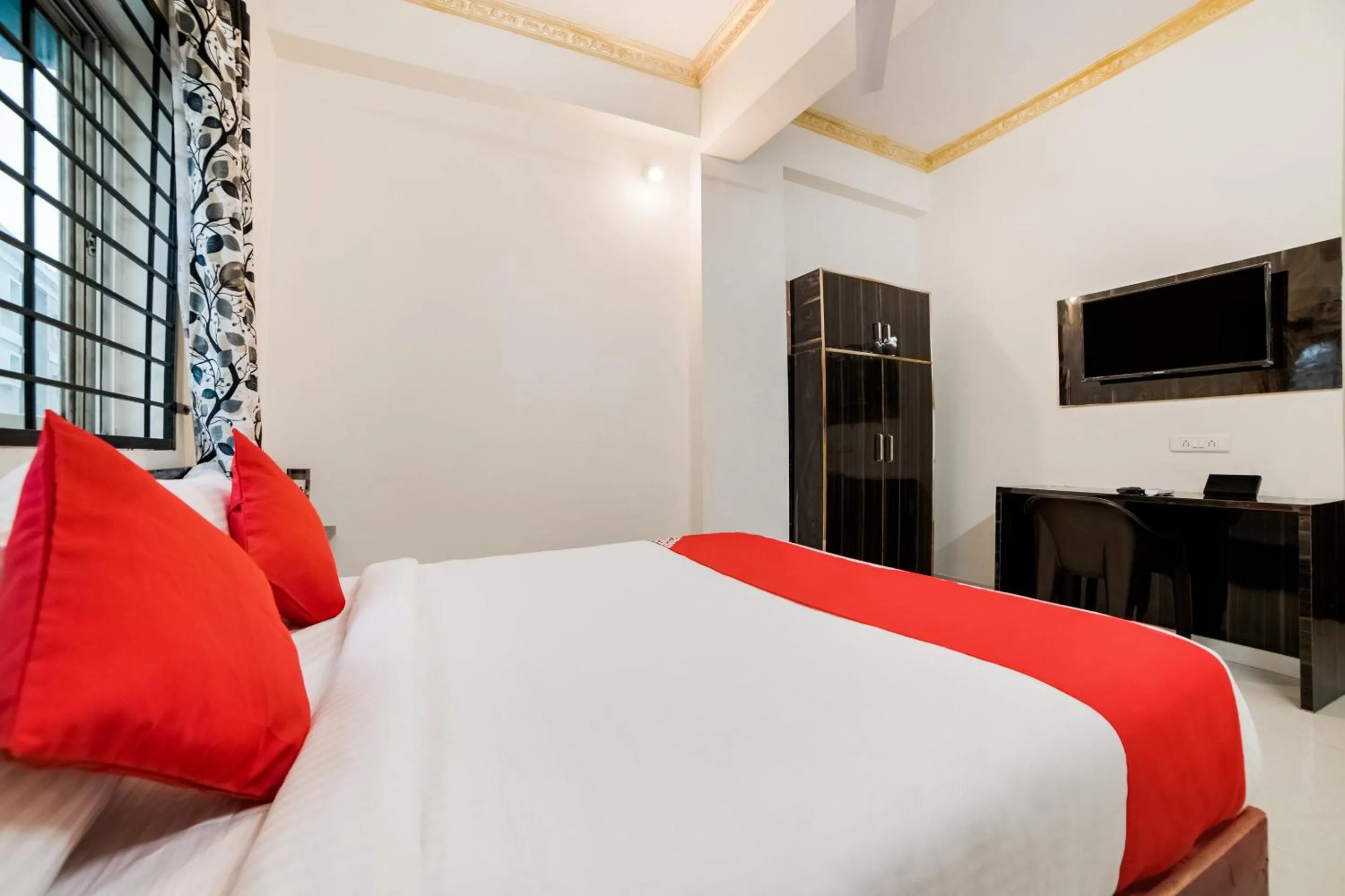 Bedroom, Bed in Super Hotel O Lucky Hotels Gachibowli