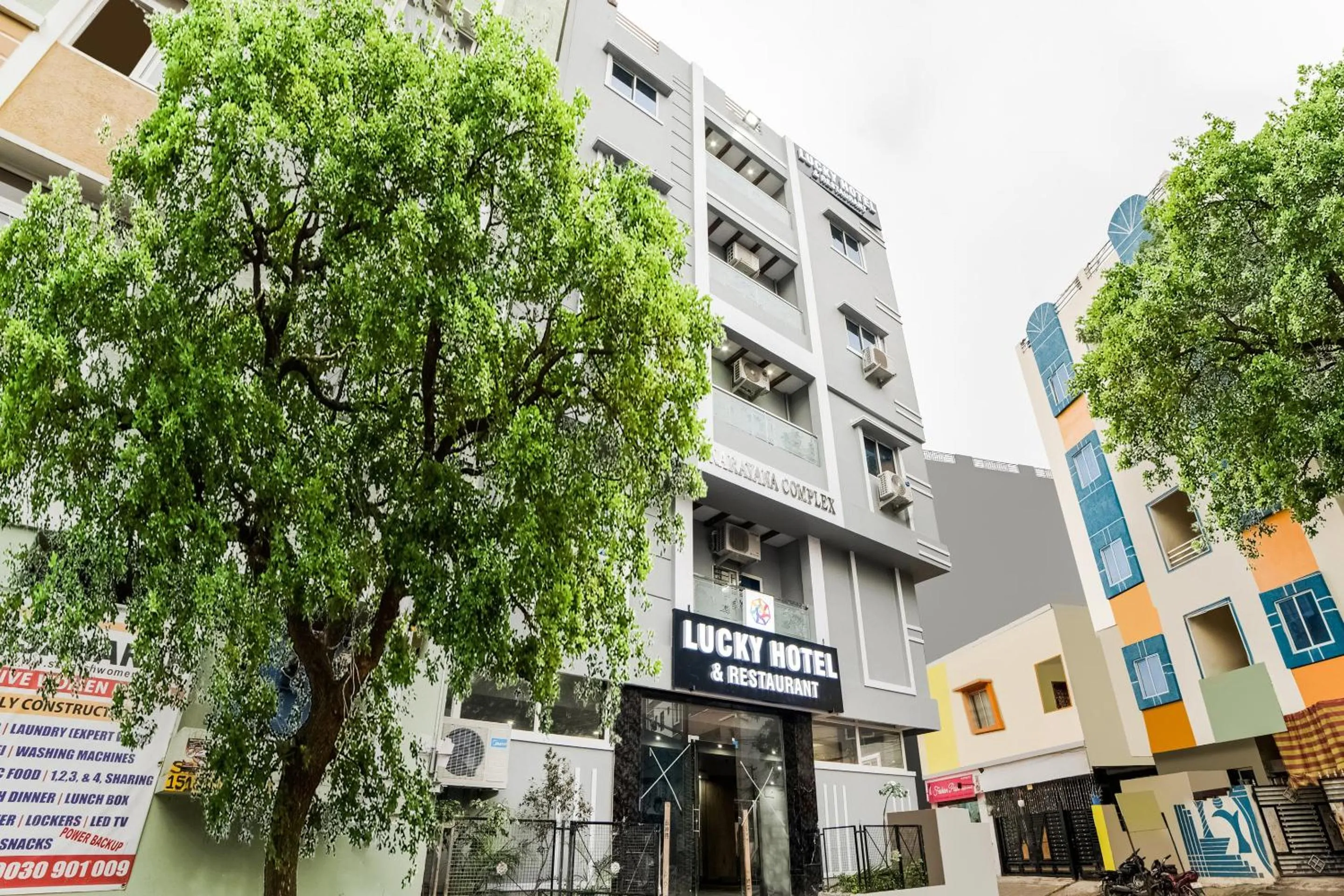 Facade/entrance in Super Hotel O Lucky Hotels Gachibowli