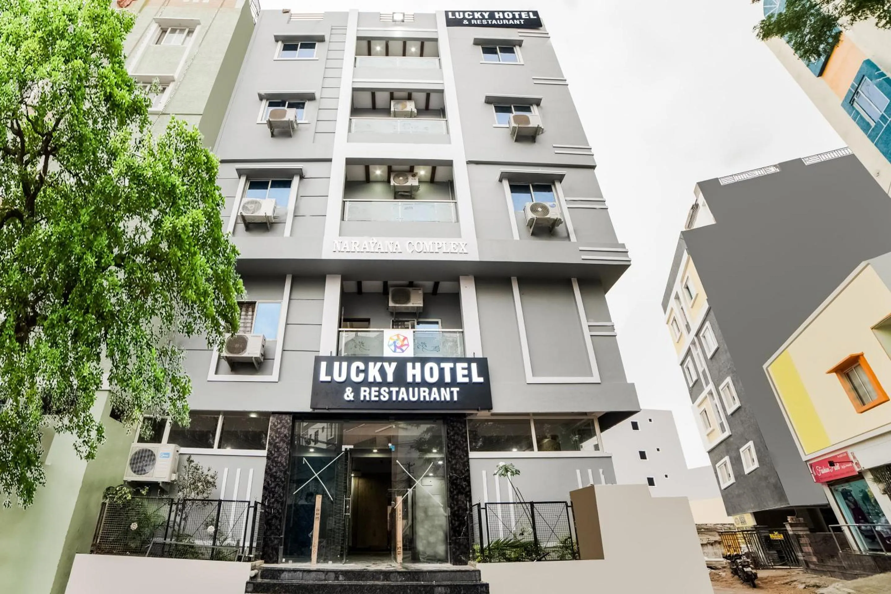 Facade/entrance in Super Hotel O Lucky Hotels Gachibowli