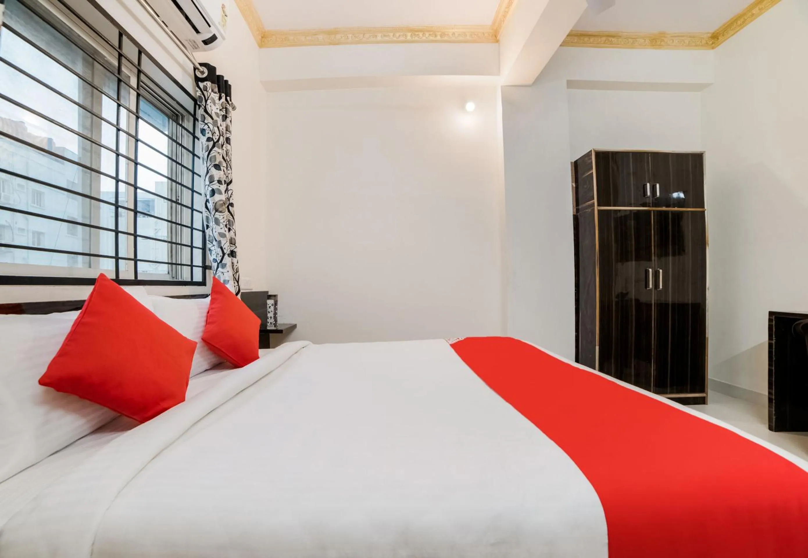 Bedroom, Bed in Super Hotel O Lucky Hotels Gachibowli