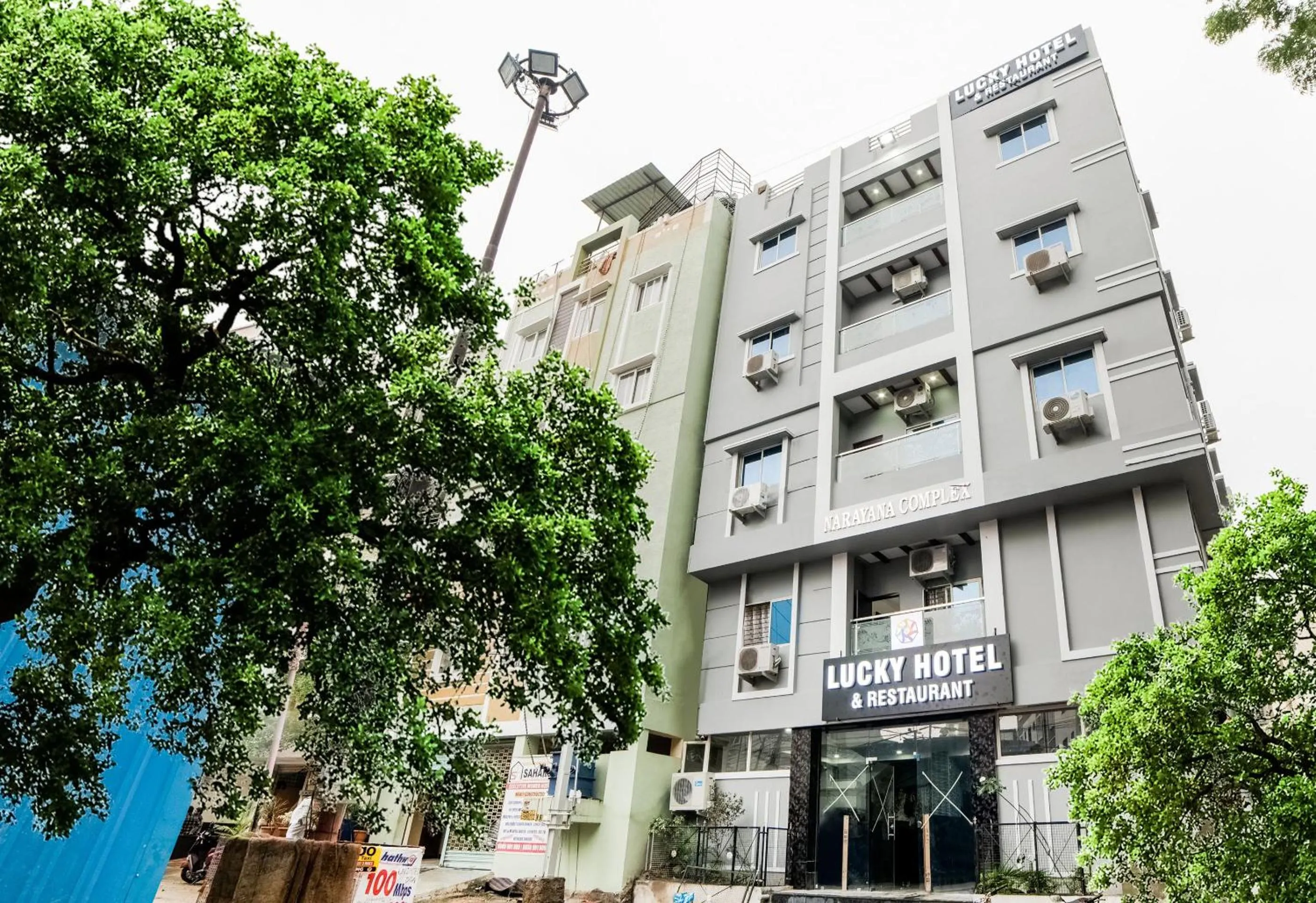 Facade/entrance in Super Hotel O Lucky Hotels Gachibowli