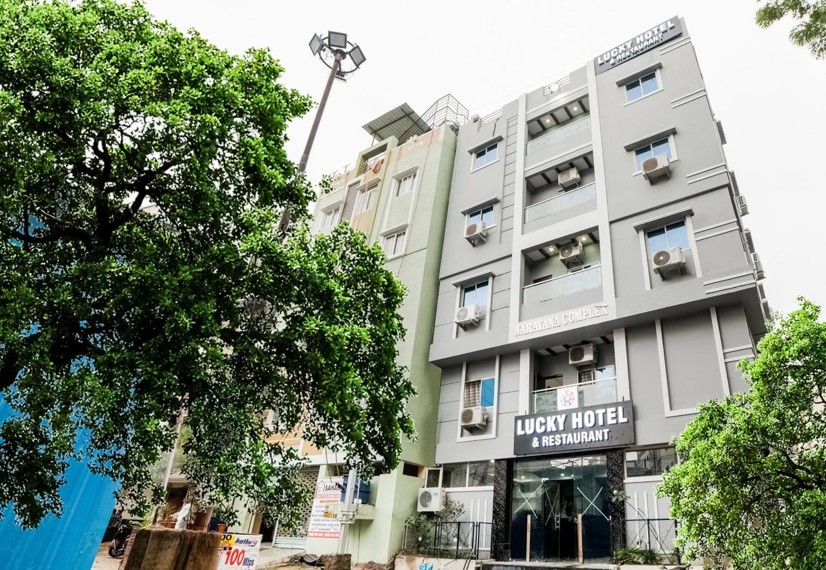 Facade/entrance in Super Hotel O Lucky Hotels Gachibowli