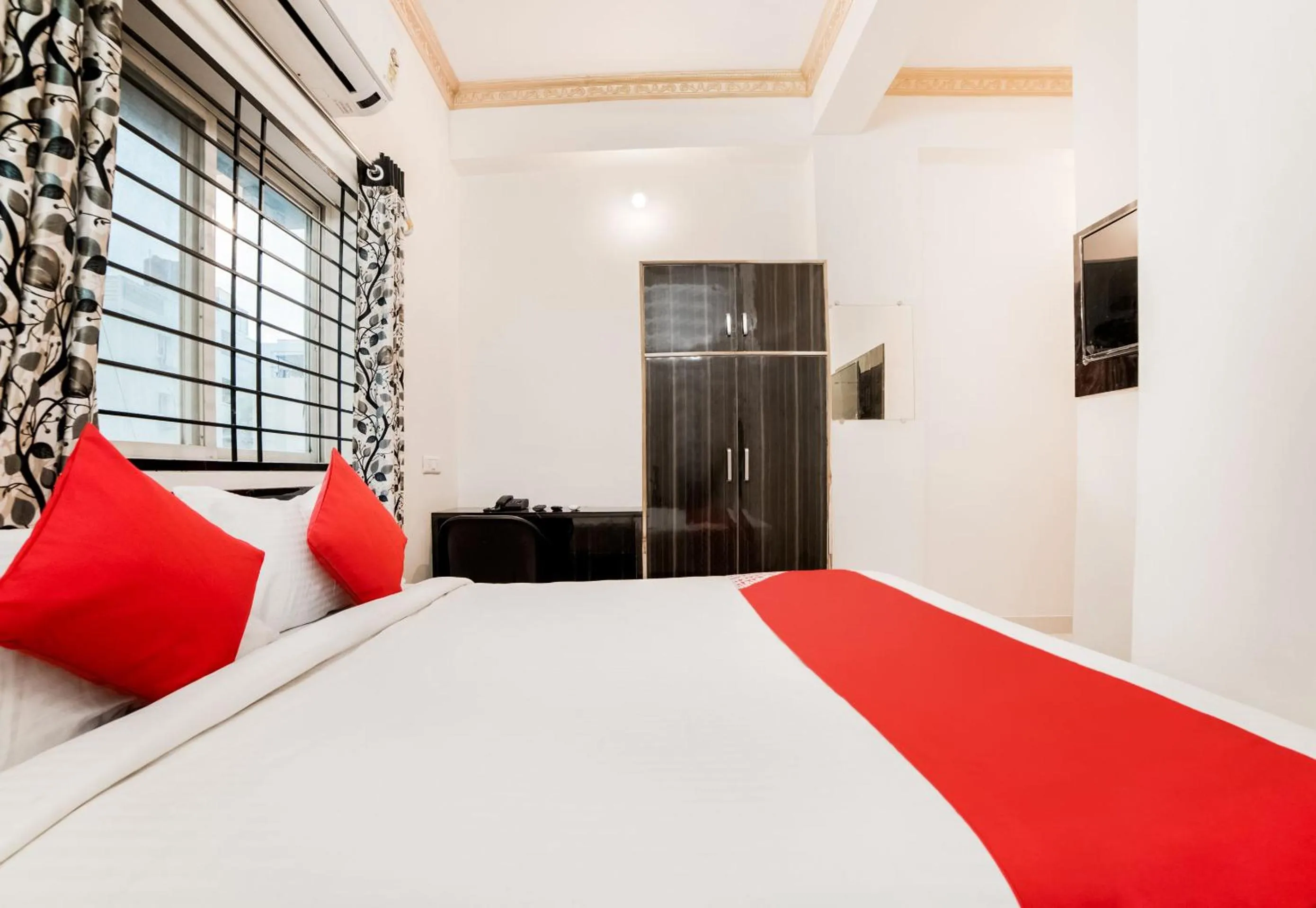 Bedroom, Bed in Super Hotel O Lucky Hotels Gachibowli