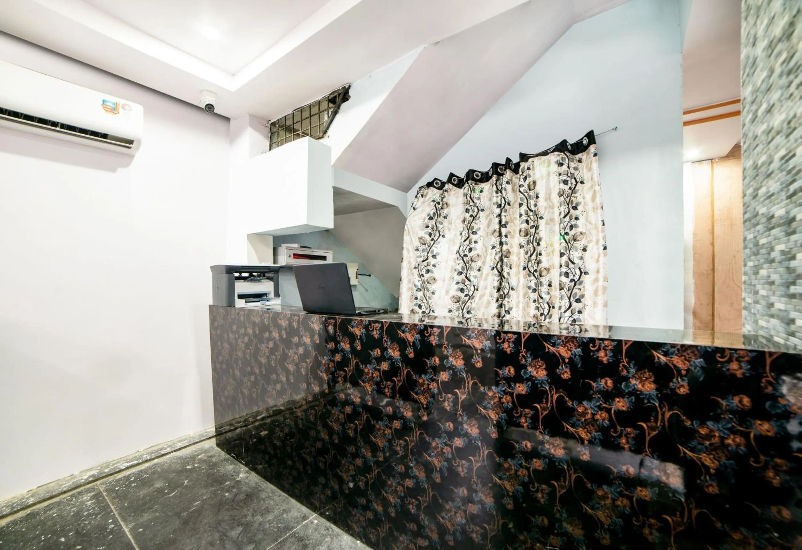 Lobby or reception in Super Hotel O Lucky Hotels Gachibowli