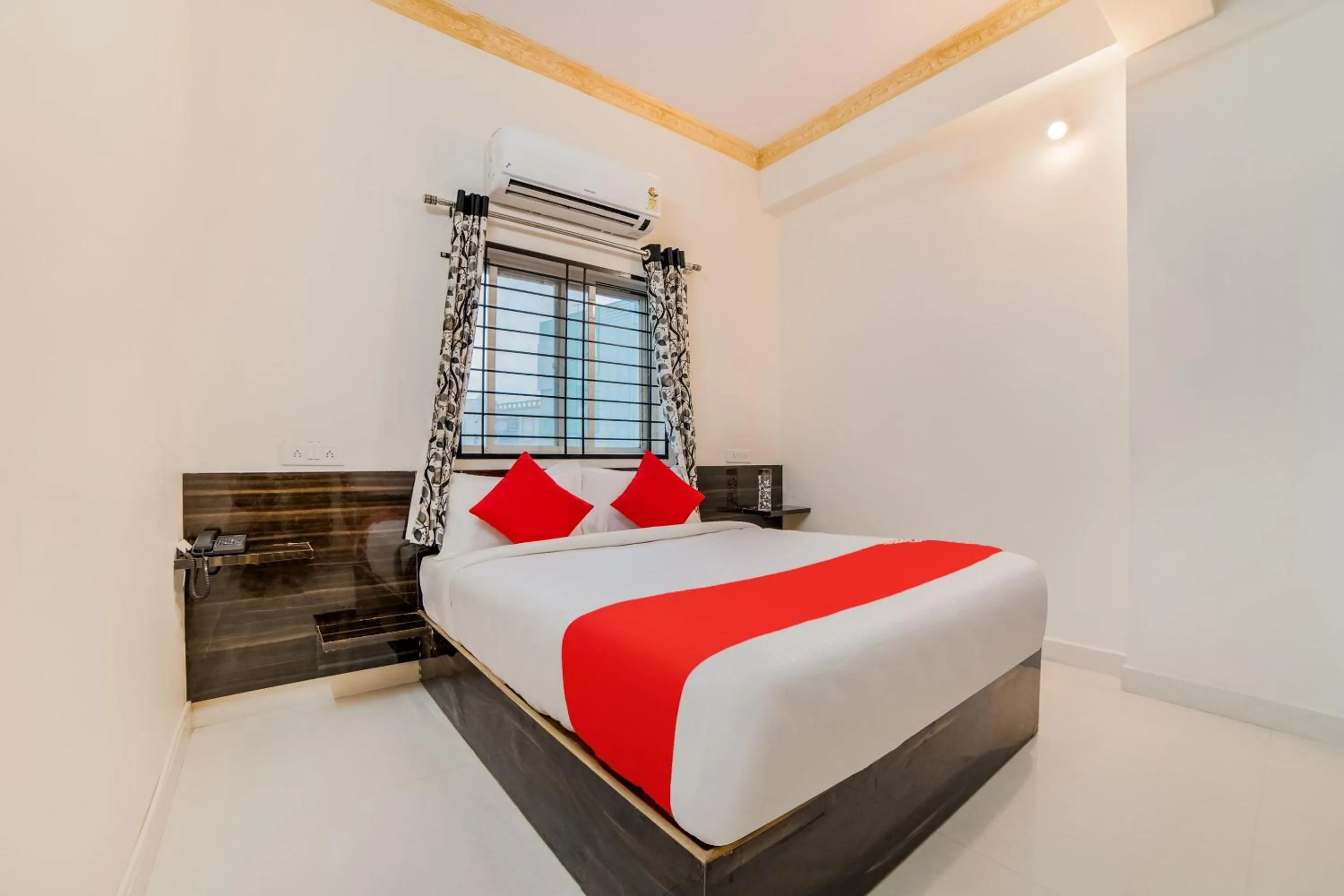 Bedroom, Bed in Super Hotel O Lucky Hotels Gachibowli