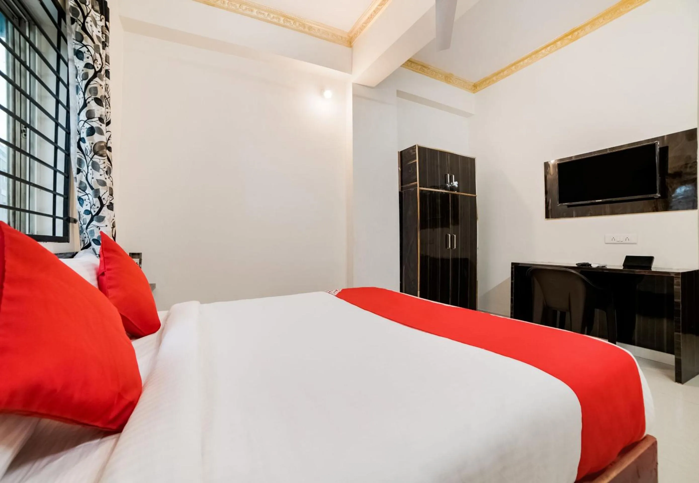 Bedroom, Bed in Super Hotel O Lucky Hotels Gachibowli