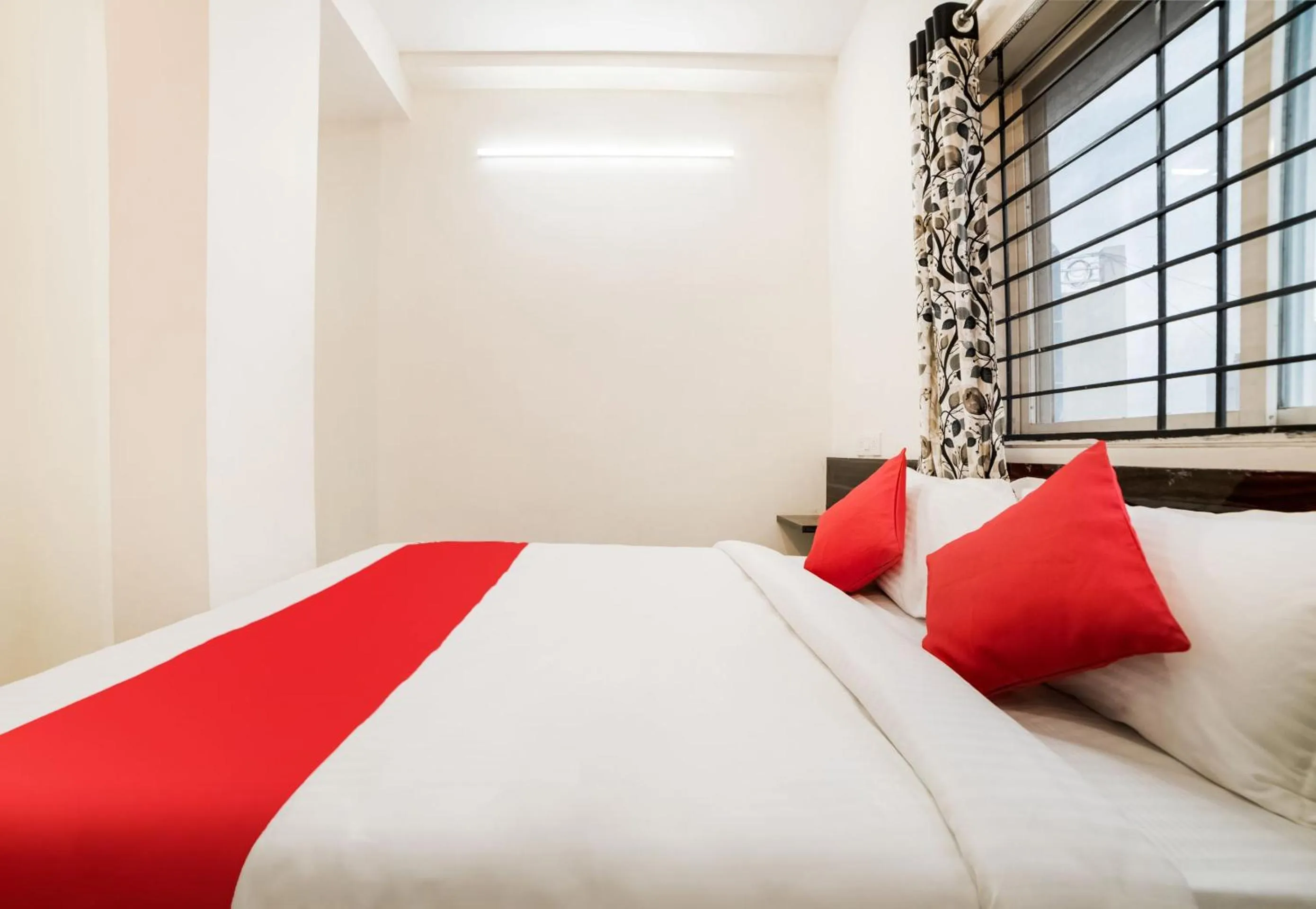 Bedroom, Bed in Super Hotel O Lucky Hotels Gachibowli