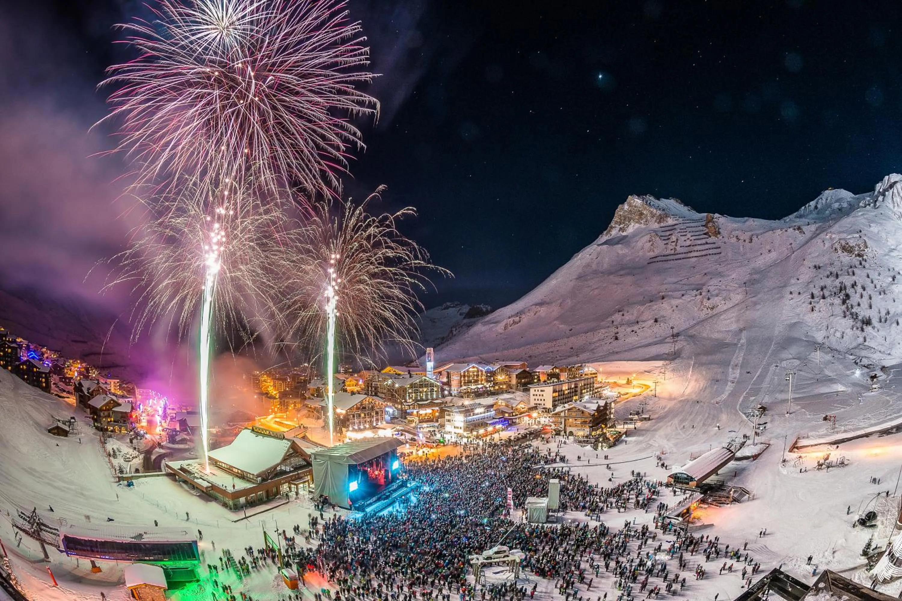 Neighbourhood in Le Rond Point des Pistes - 4 personnes - Tignes Val Claret 2100m - skis aux pieds